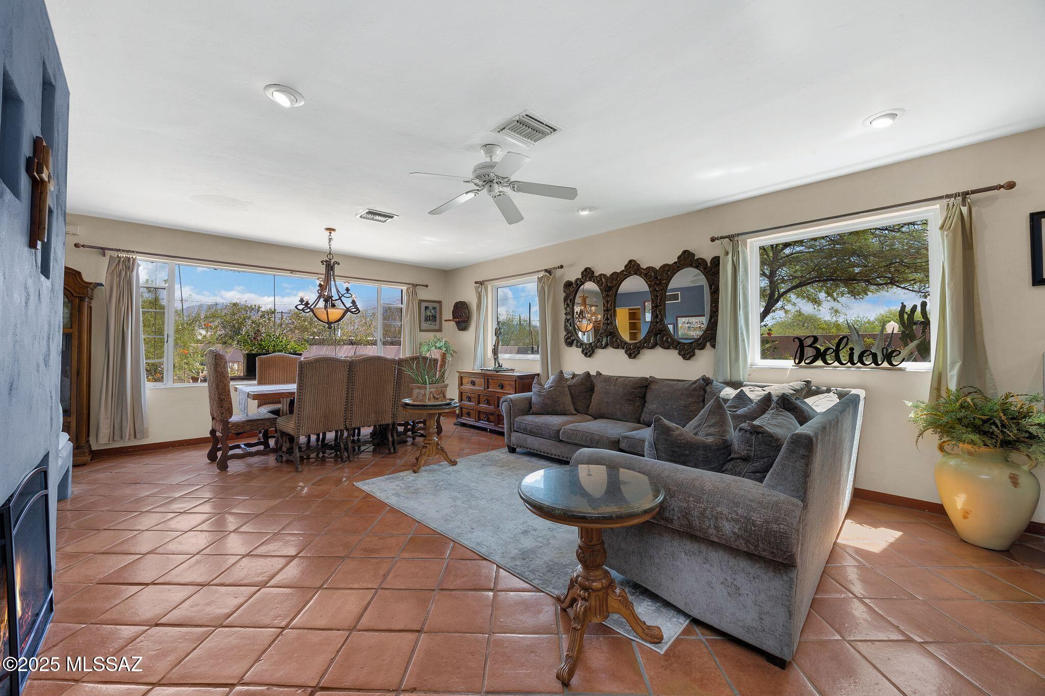 801 N Catalina Avenue