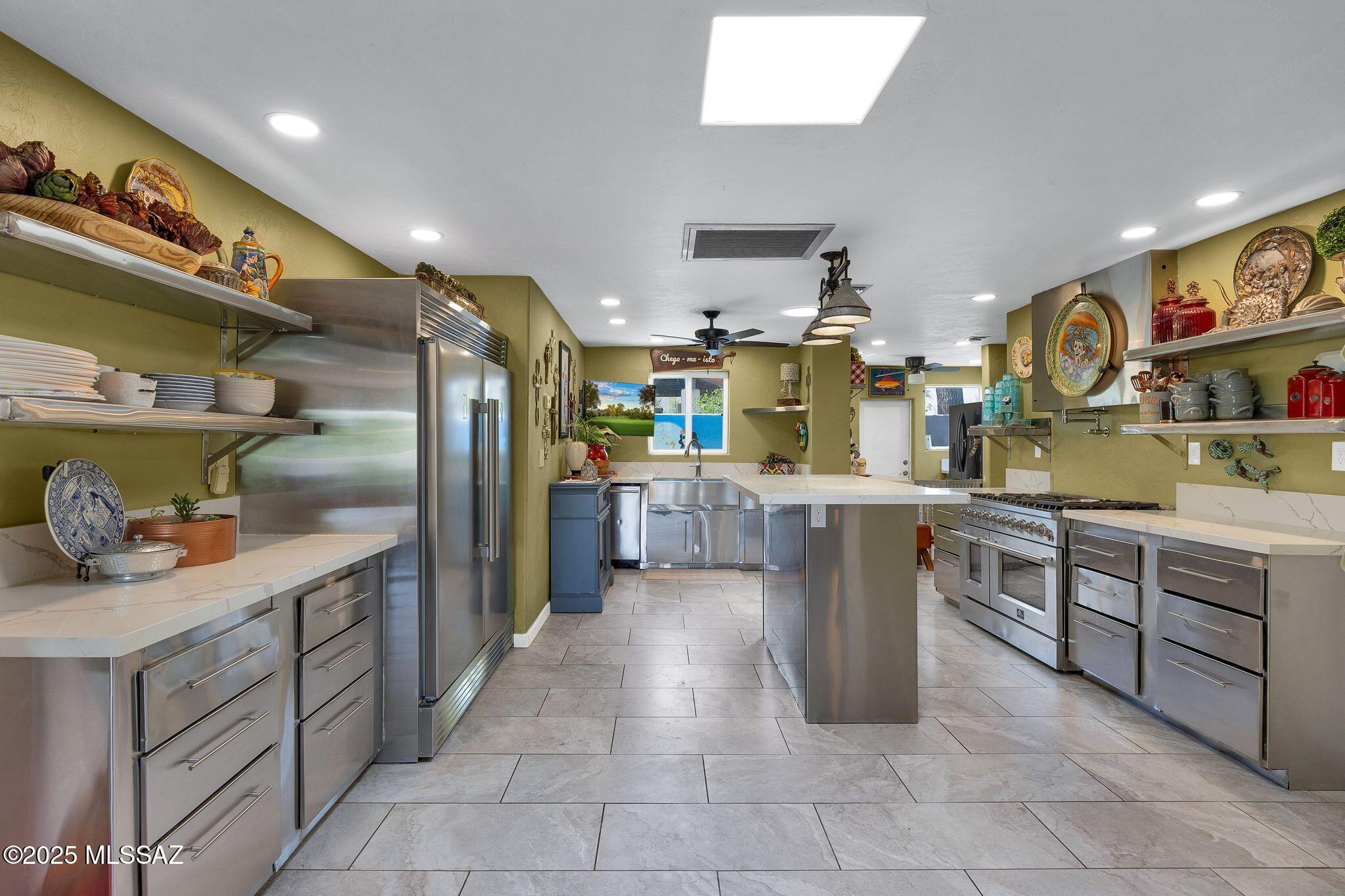 801 N Catalina Avenue