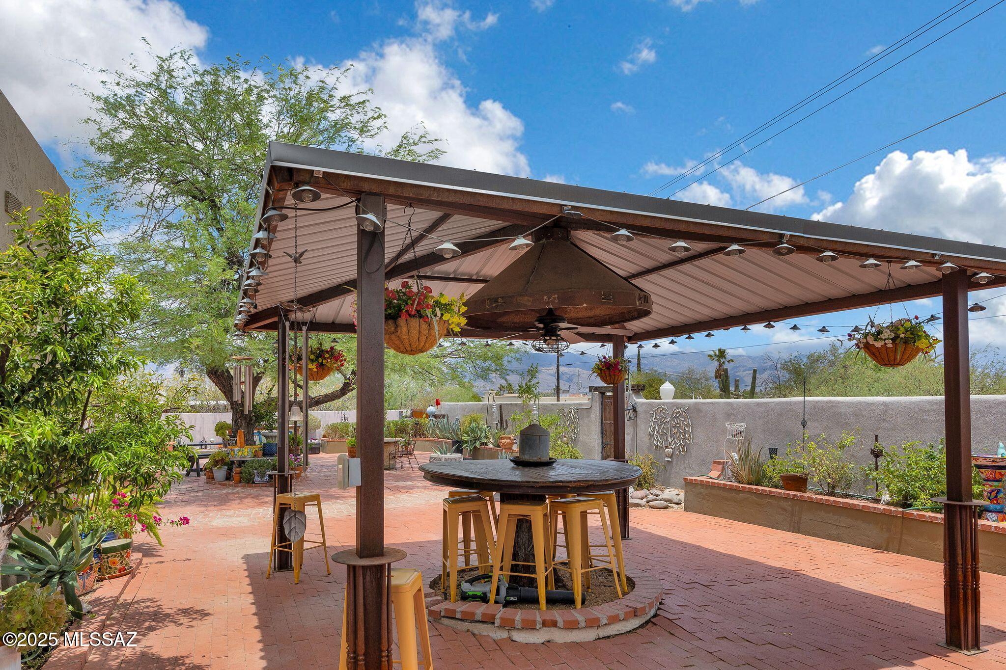 801 N Catalina Avenue