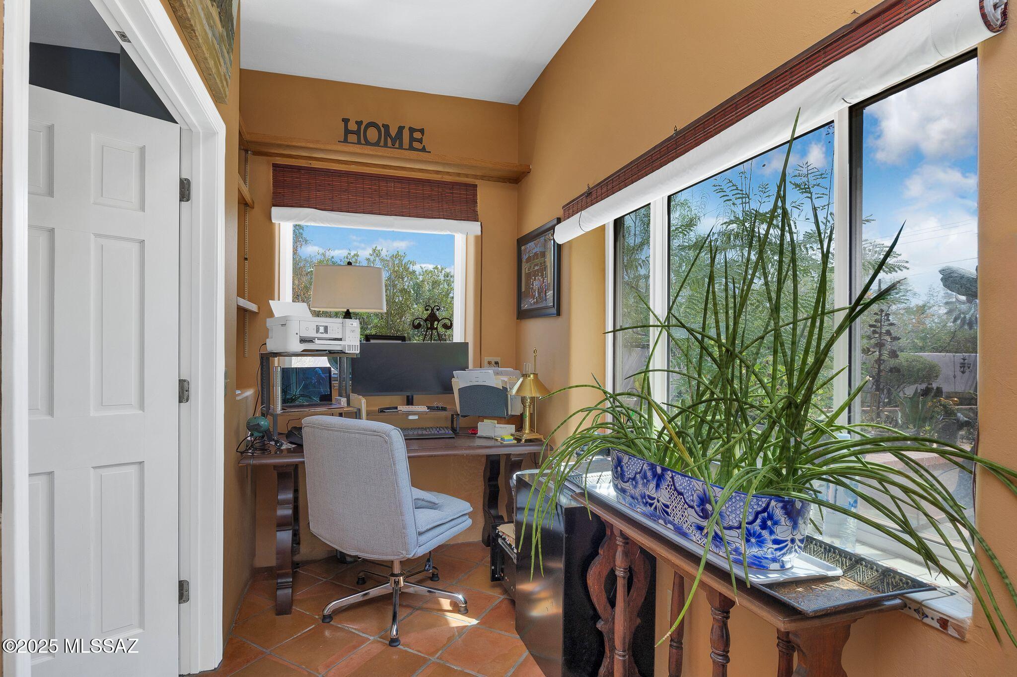 801 N Catalina Avenue