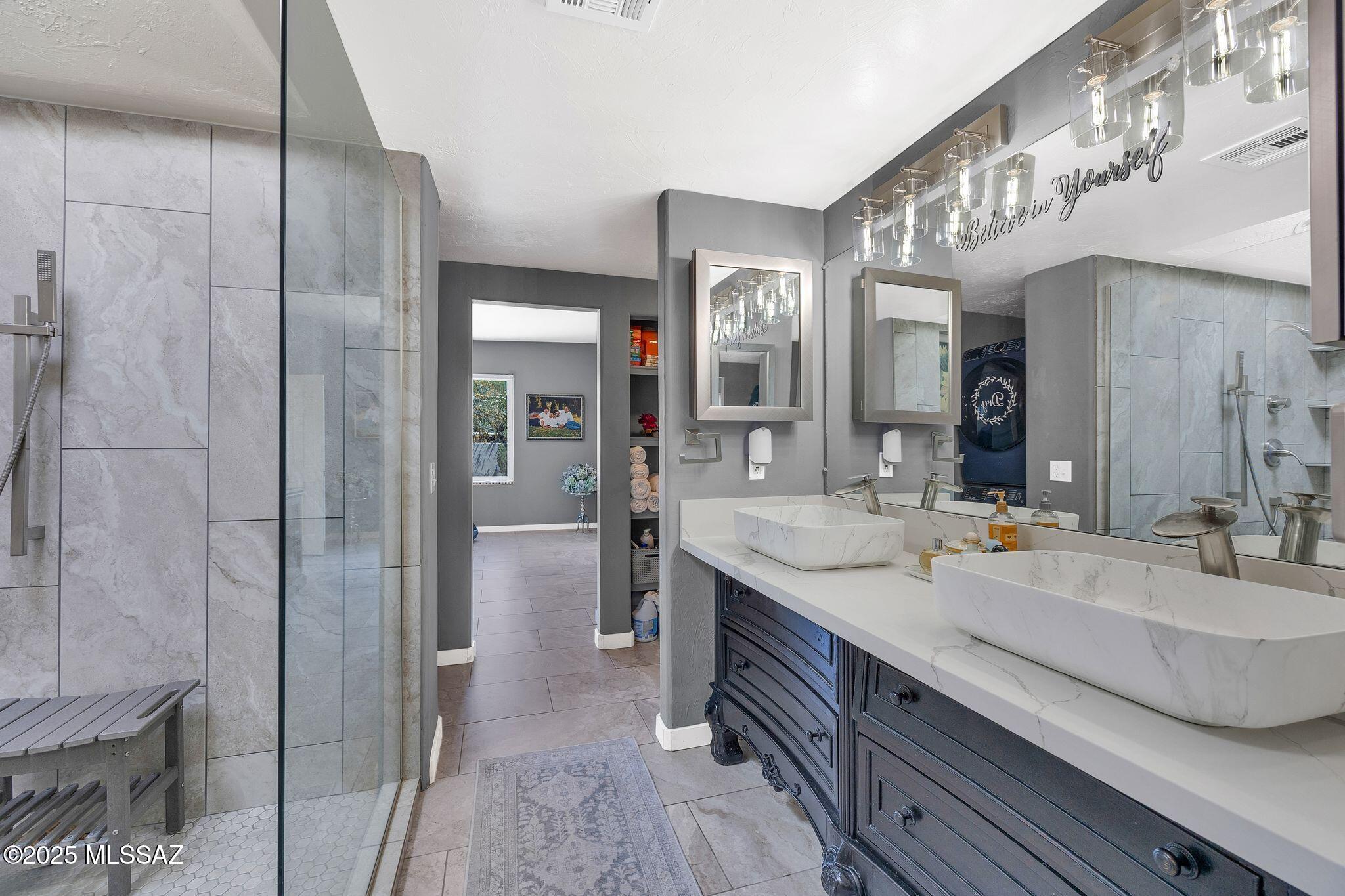 801 N Catalina Avenue