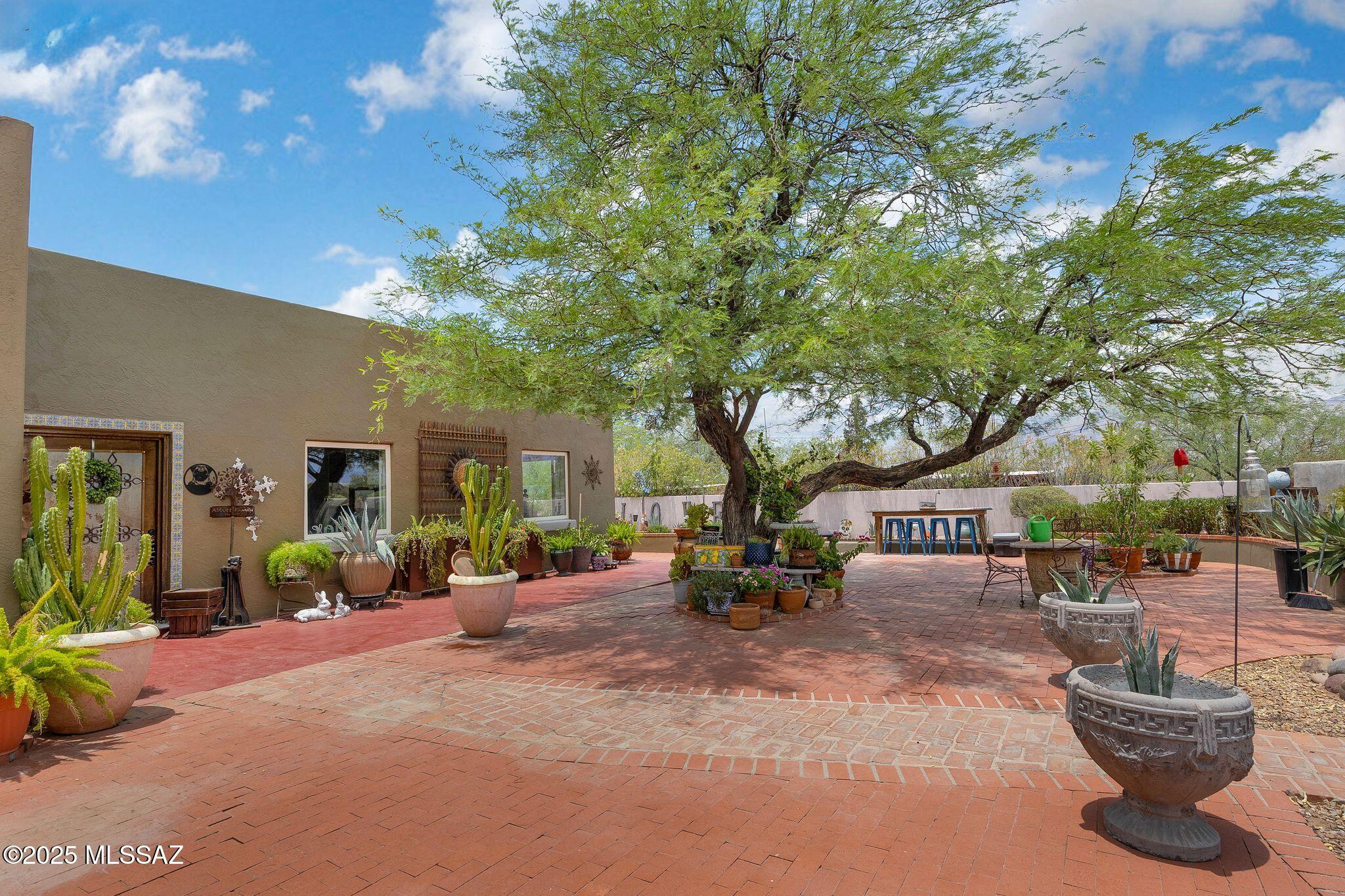 801 N Catalina Avenue