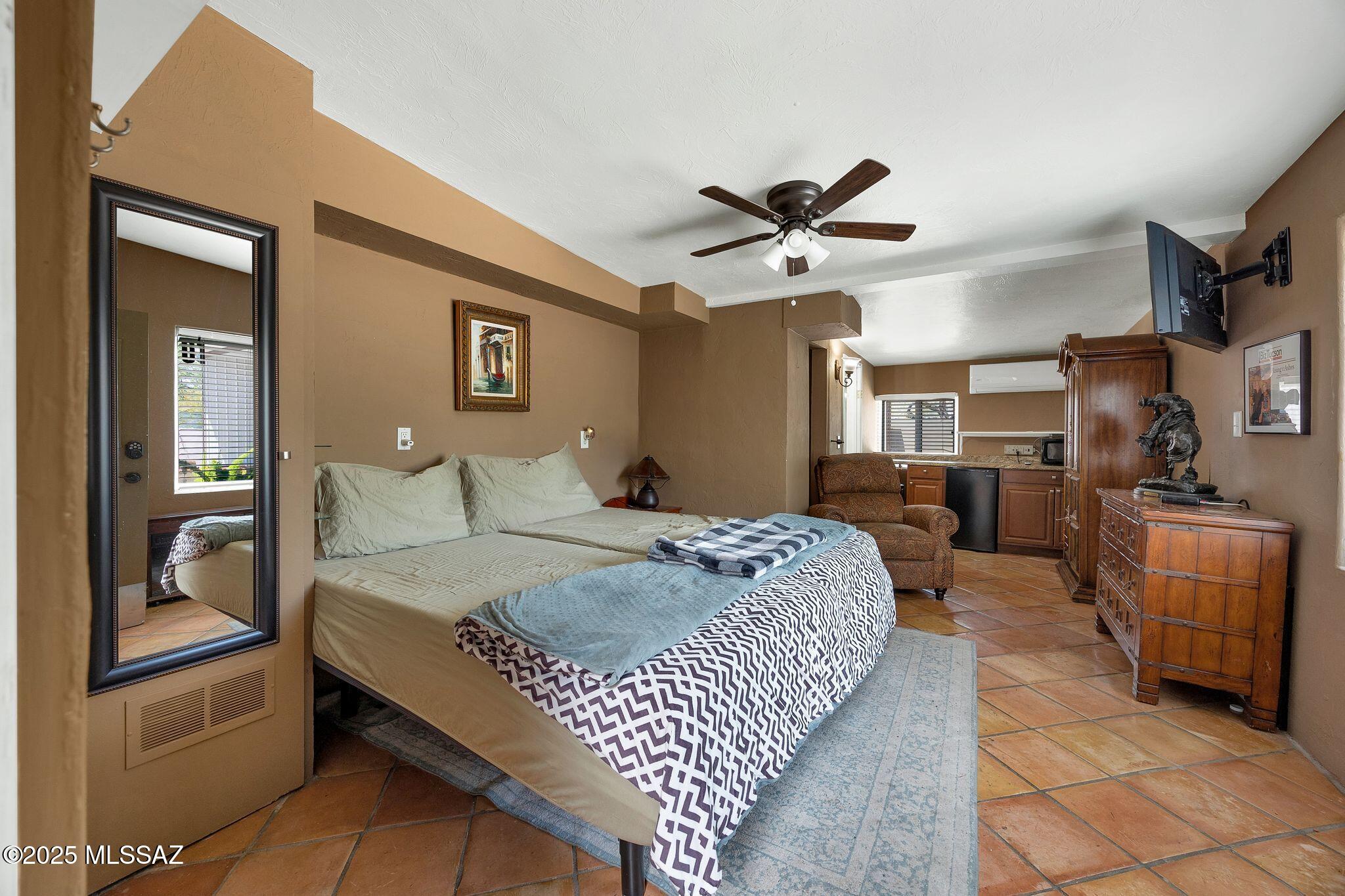 801 N Catalina Avenue