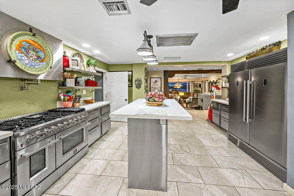 801 N Catalina Avenue