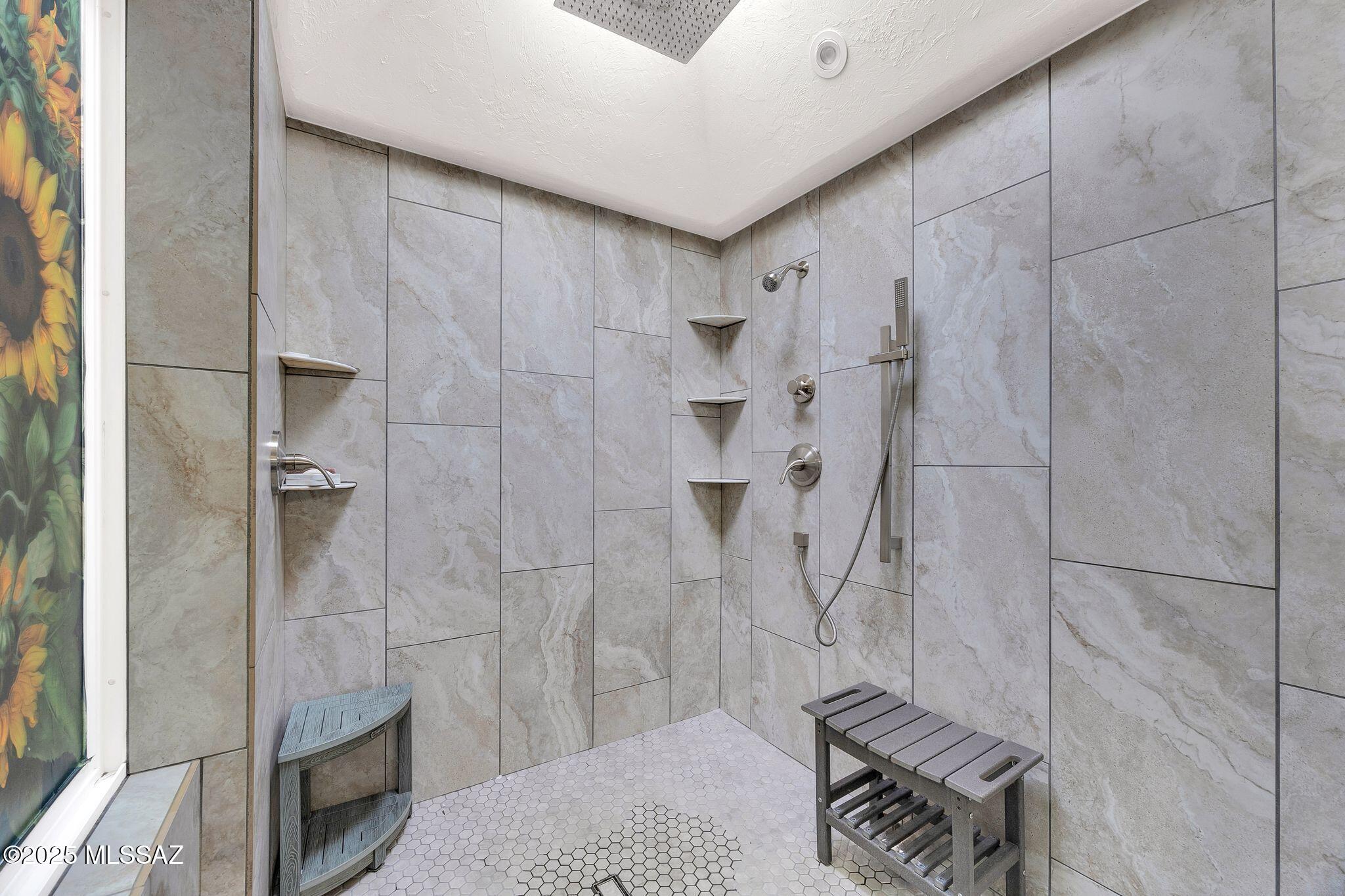 801 N Catalina Avenue