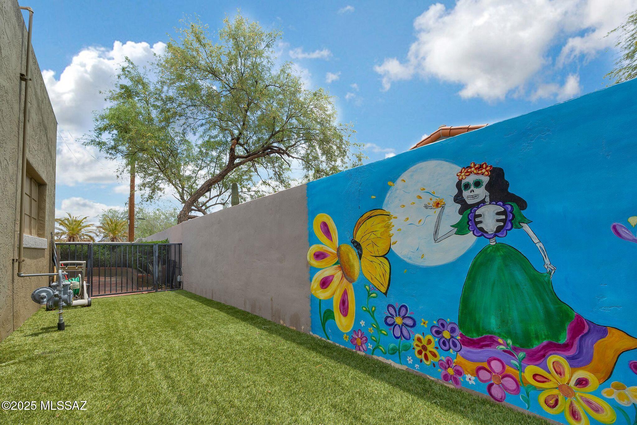 801 N Catalina Avenue