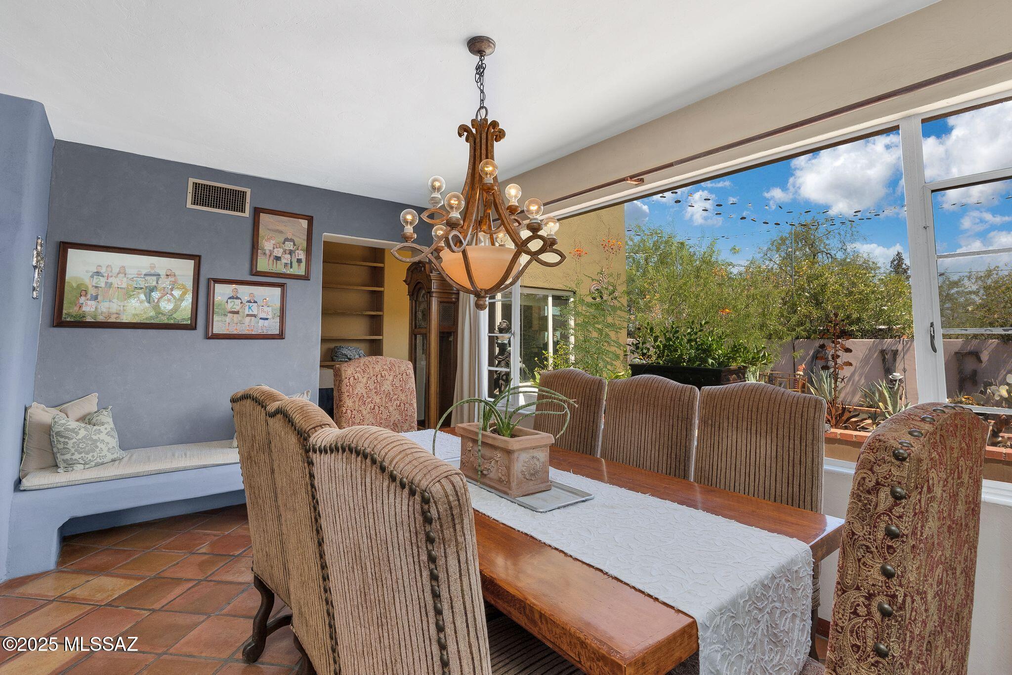 801 N Catalina Avenue