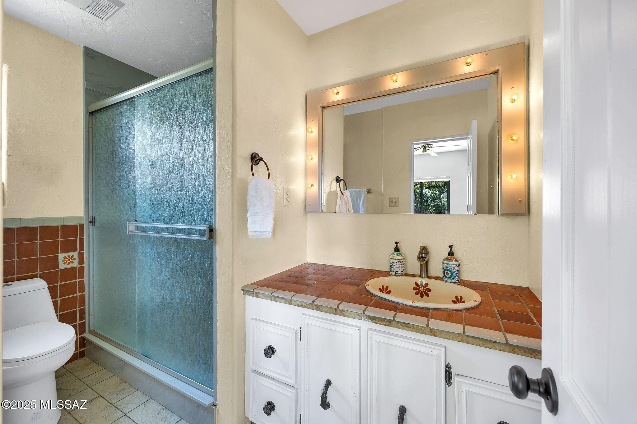 801 N Catalina Avenue