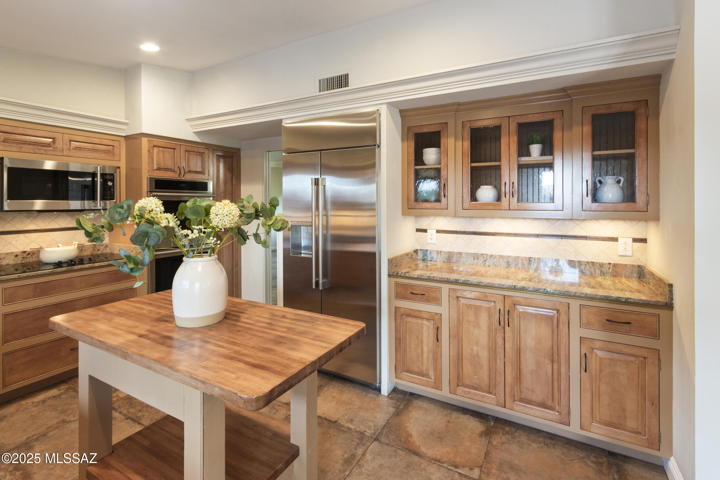 6052 E West Miramar Drive