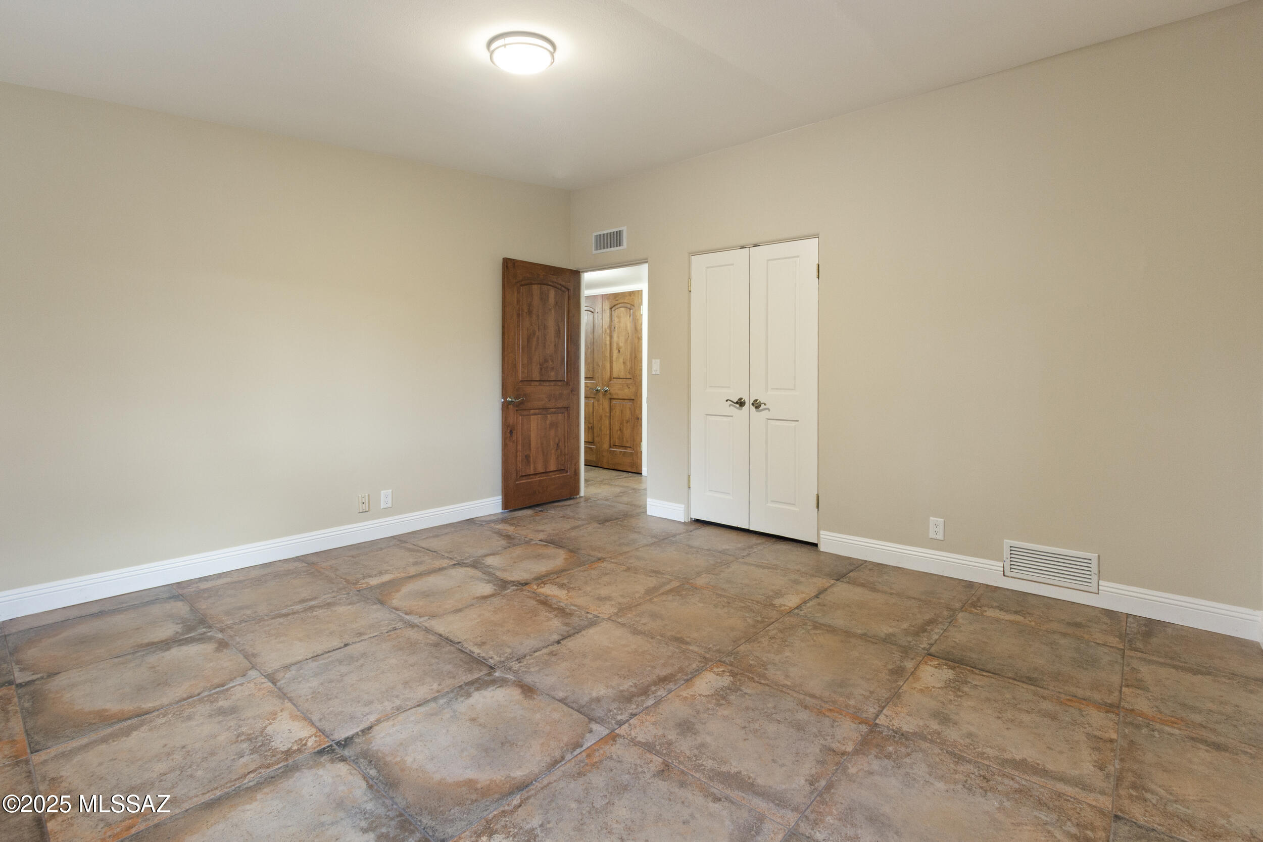 6052 E West Miramar Drive