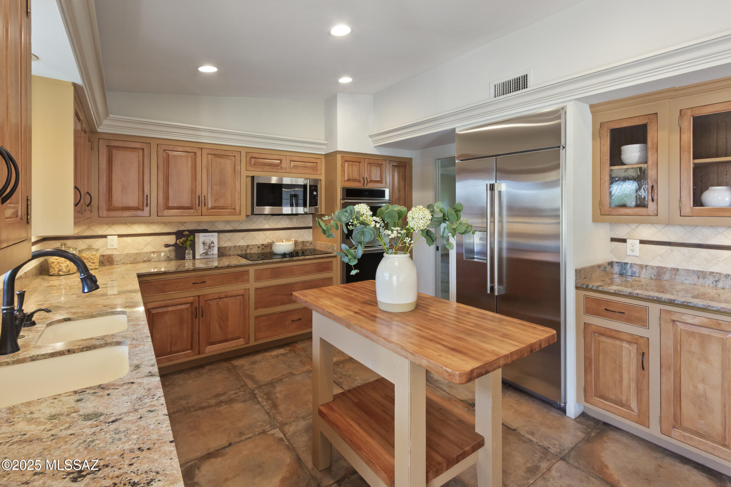 6052 E West Miramar Drive