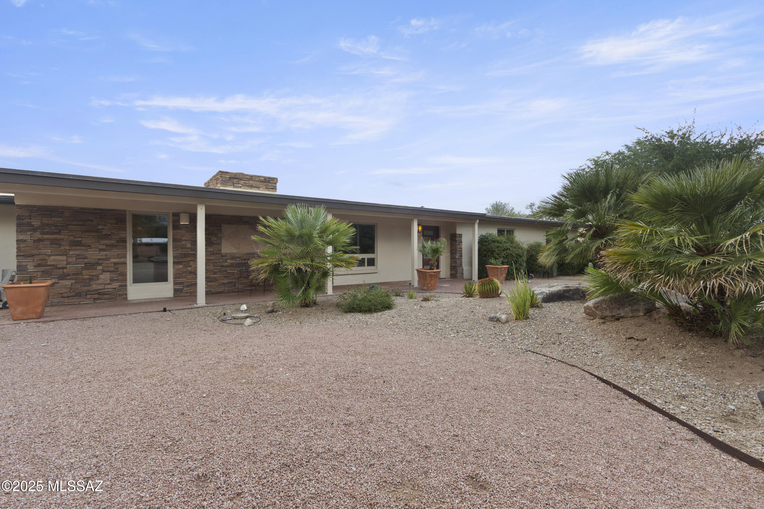 6052 E West Miramar Drive