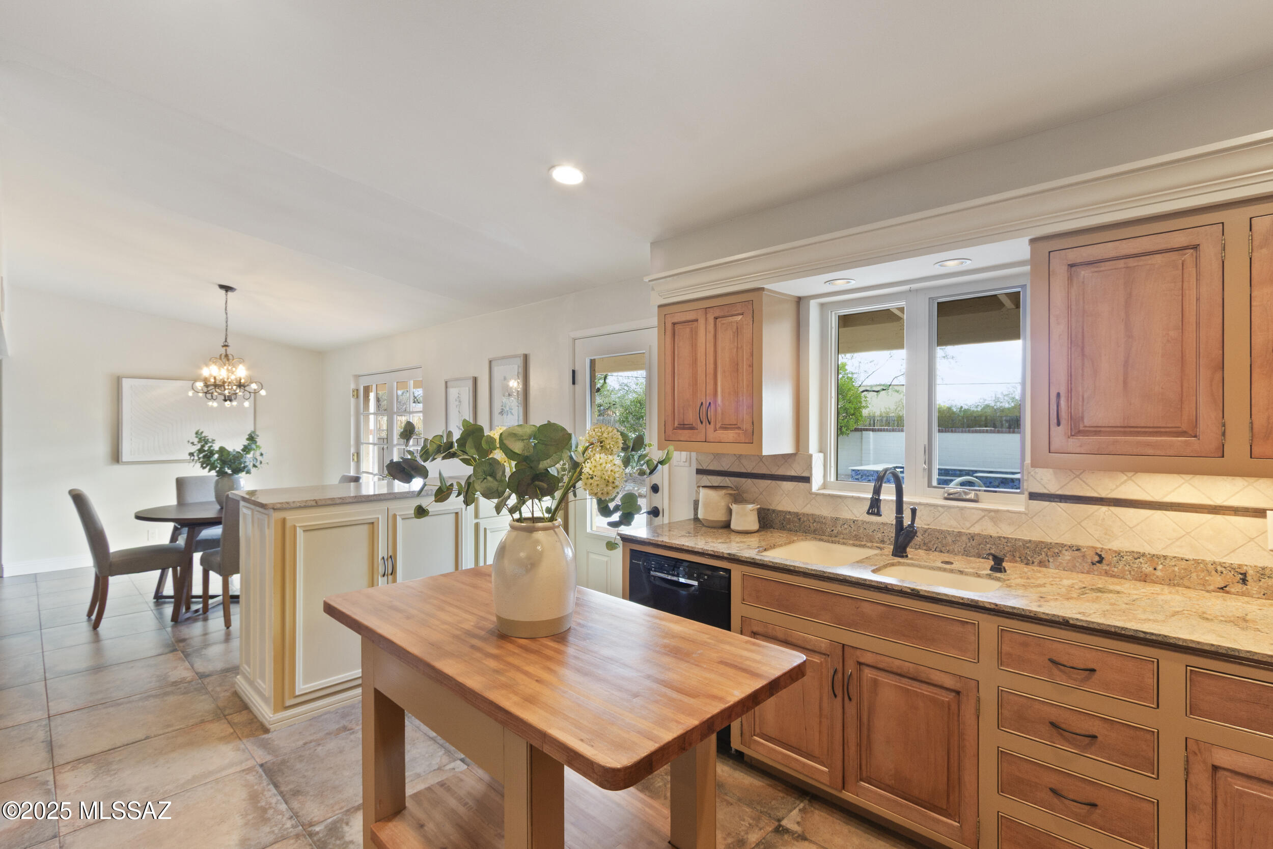 6052 E West Miramar Drive