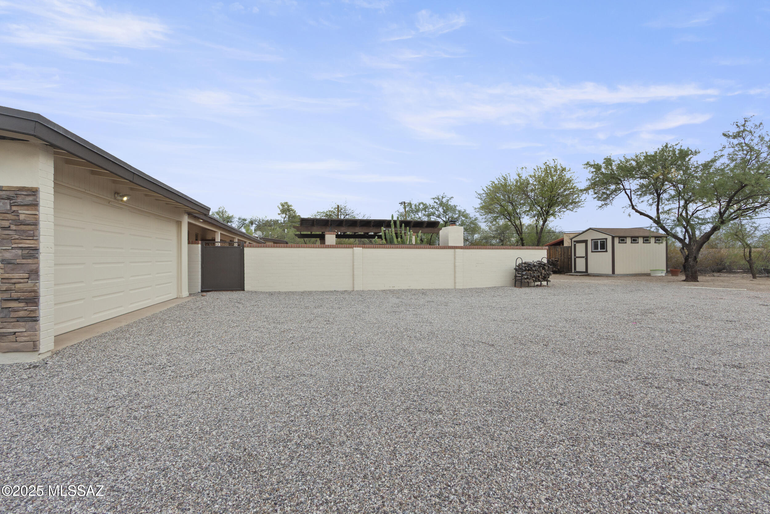 6052 E West Miramar Drive