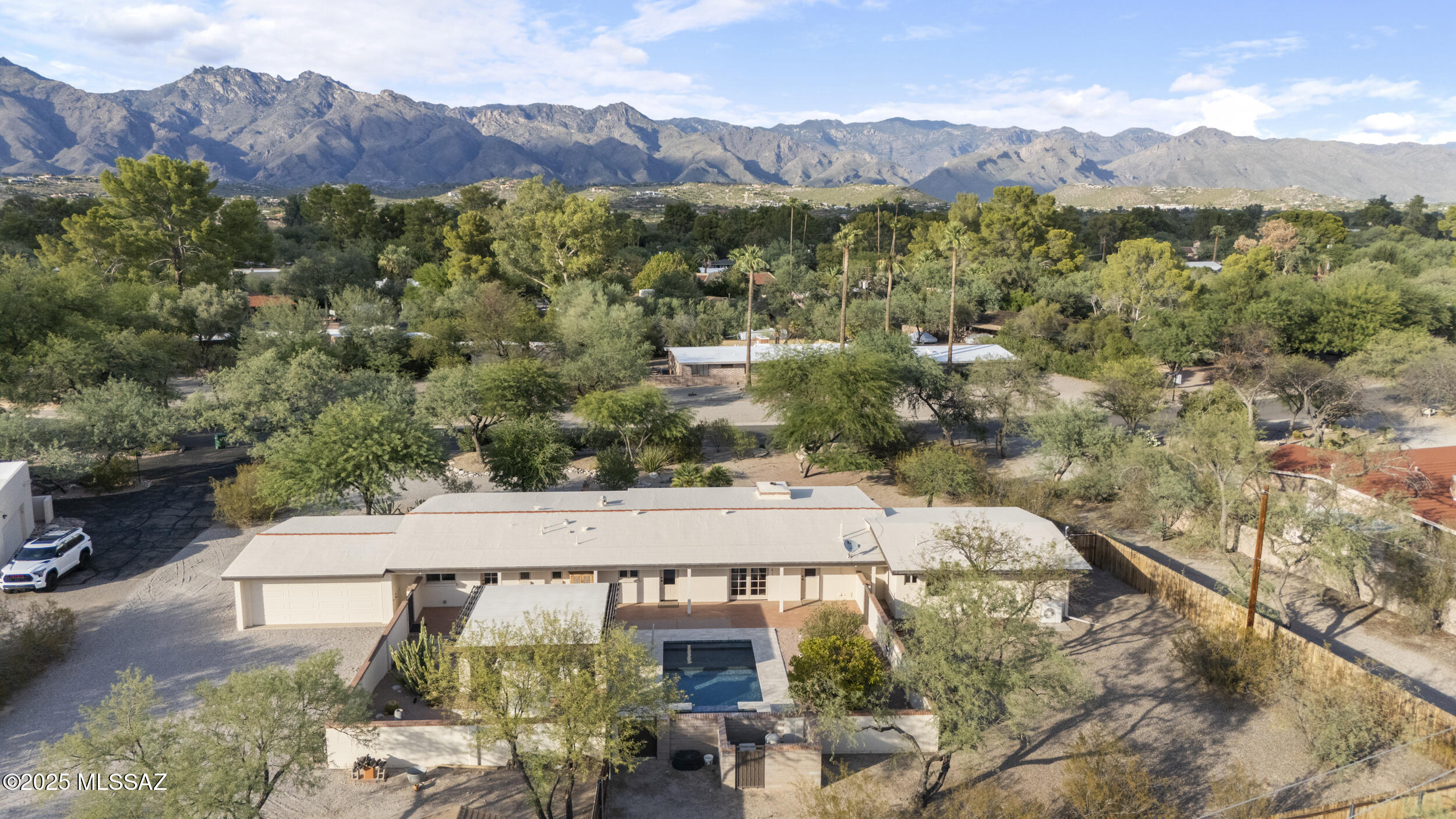 6052 E West Miramar Drive