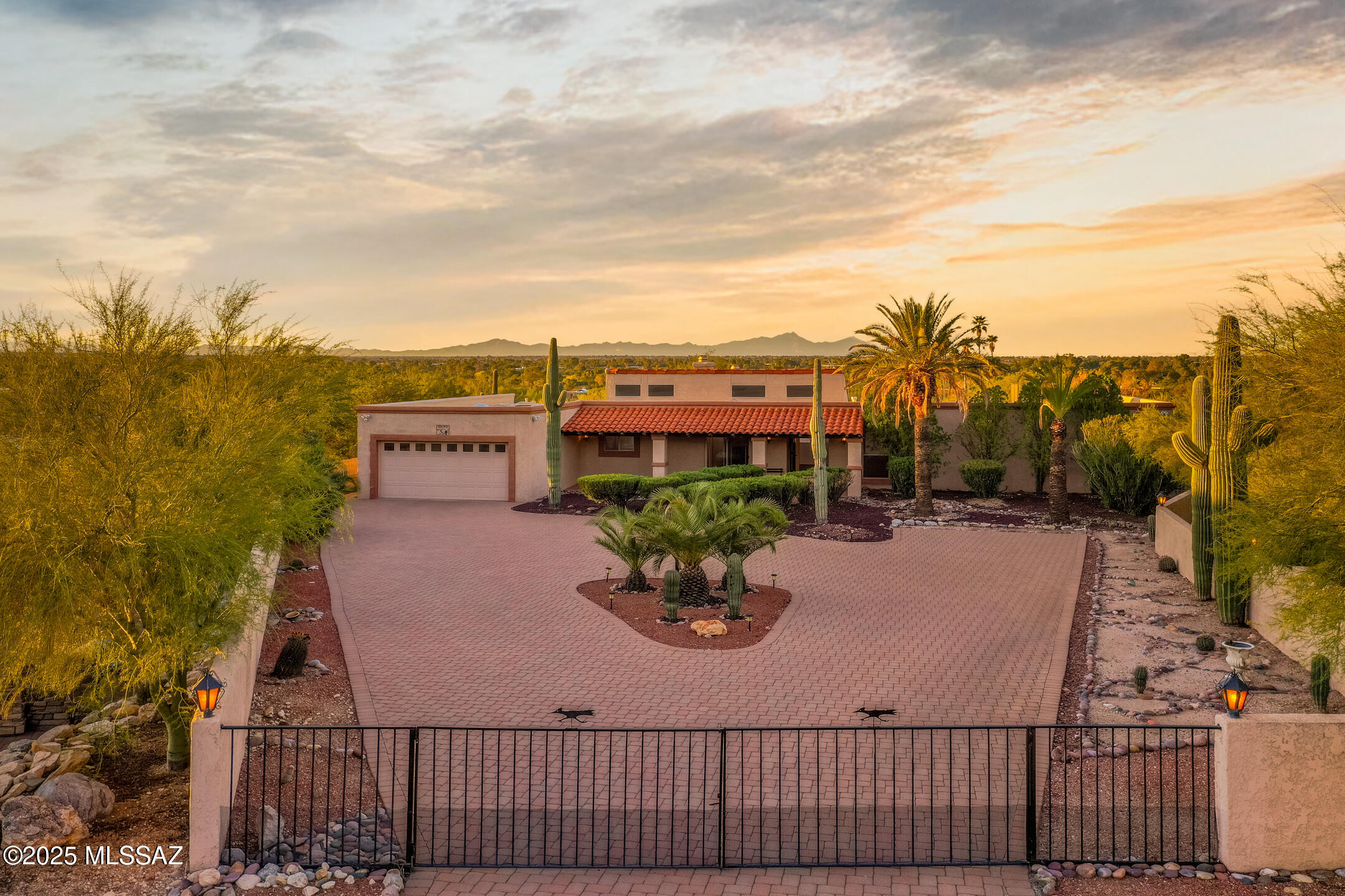 6640 E River Hills Place