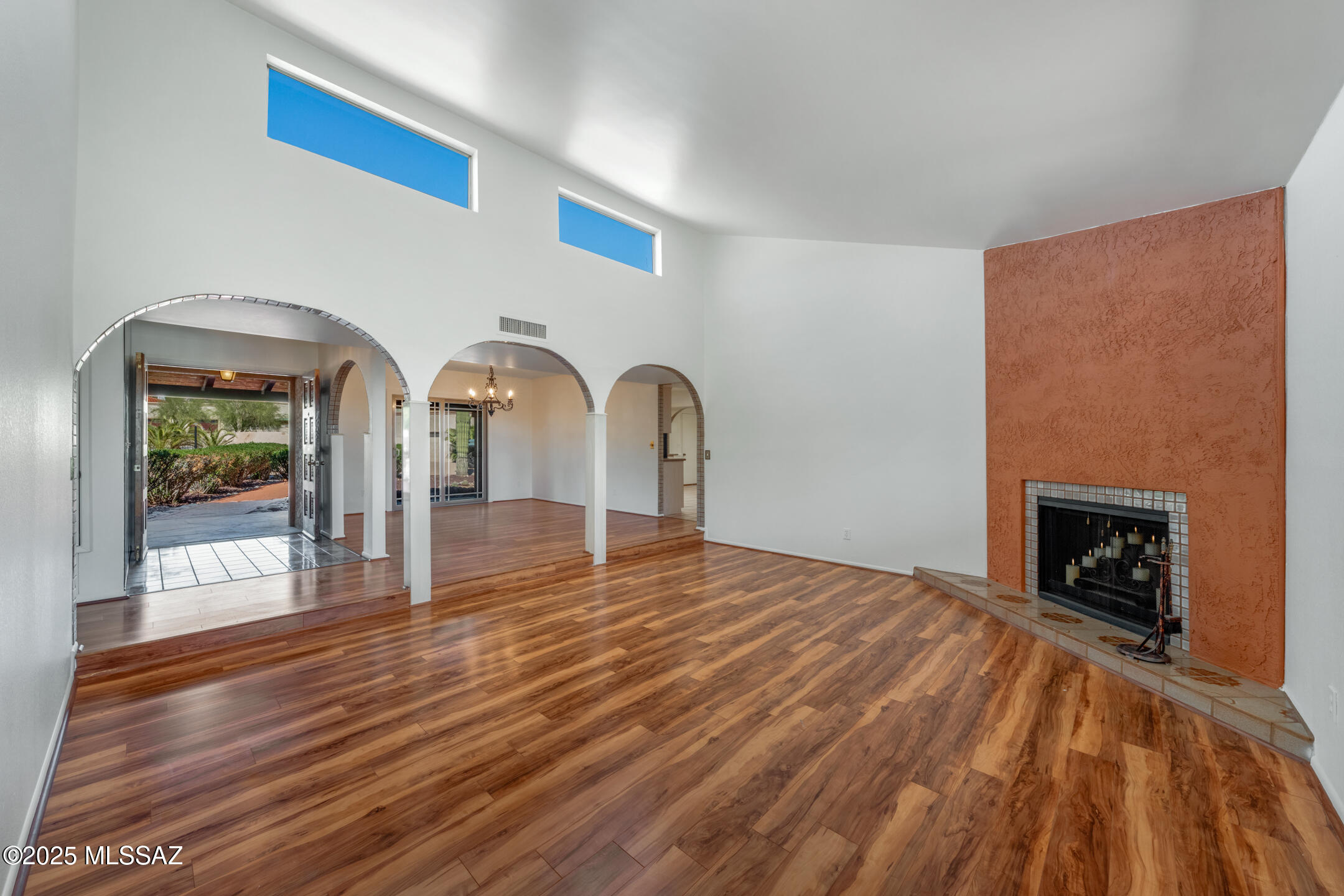 6640 E River Hills Place