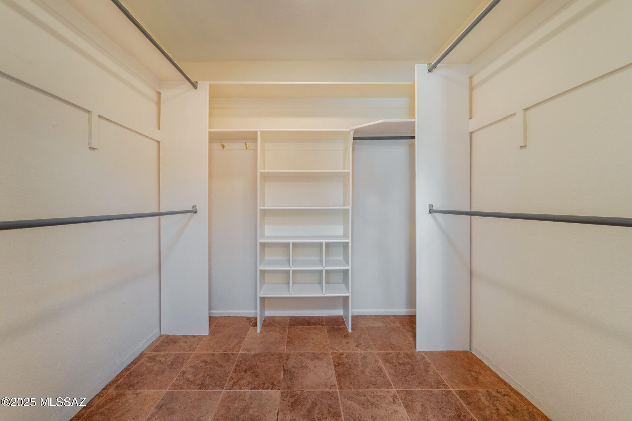 6640 E River Hills Place