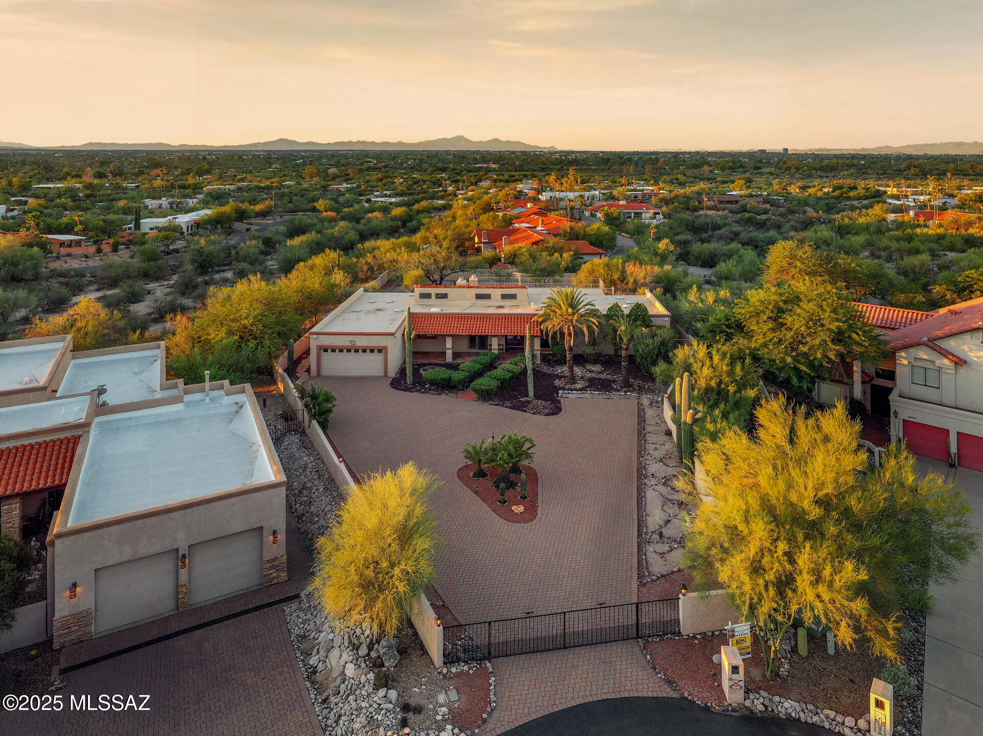 6640 E River Hills Place