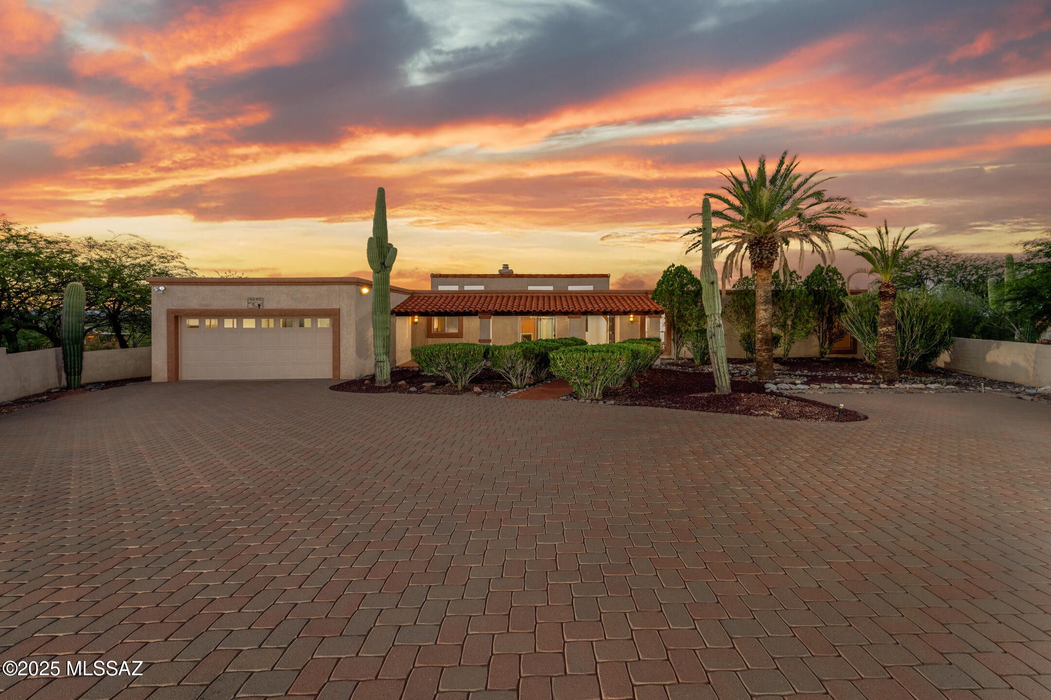 6640 E River Hills Place