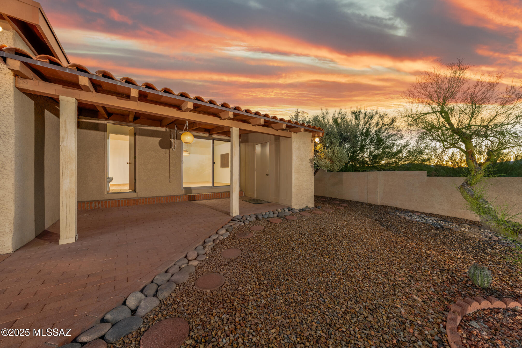 6640 E River Hills Place