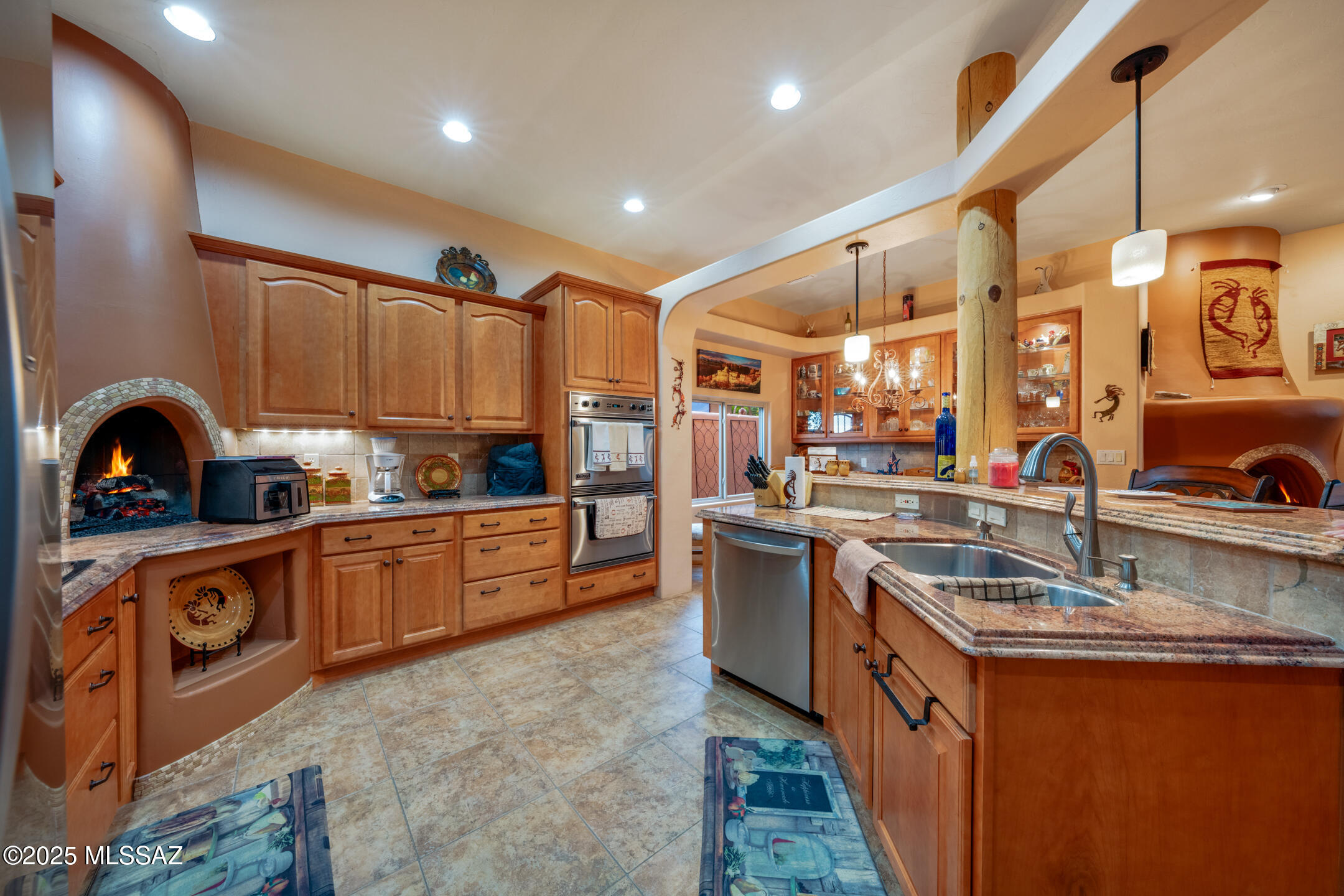 2201 S Lone Star Place