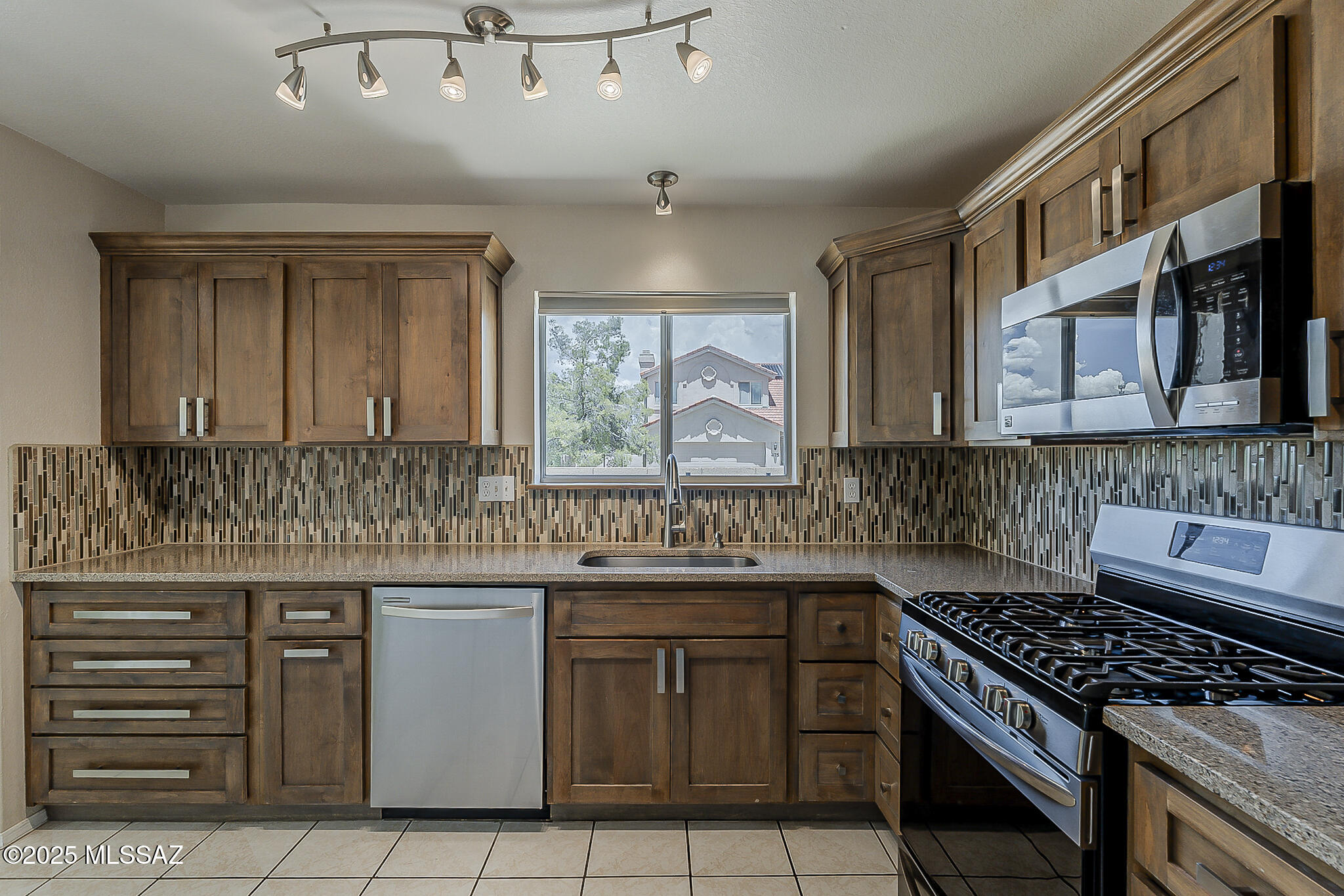 500 S Chalet Avenue