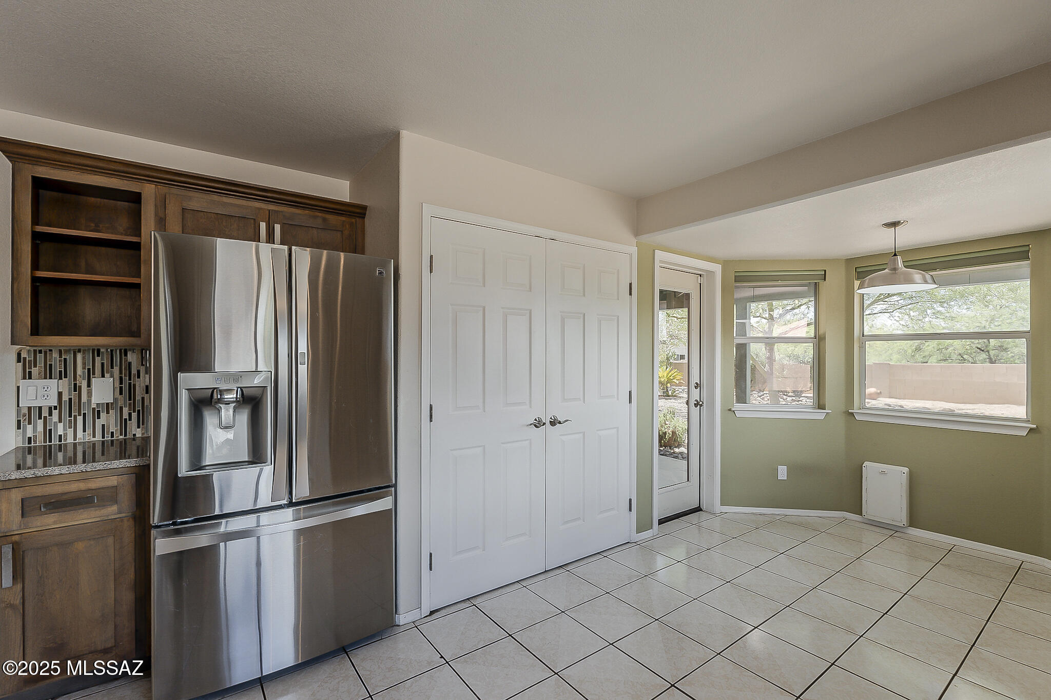 500 S Chalet Avenue