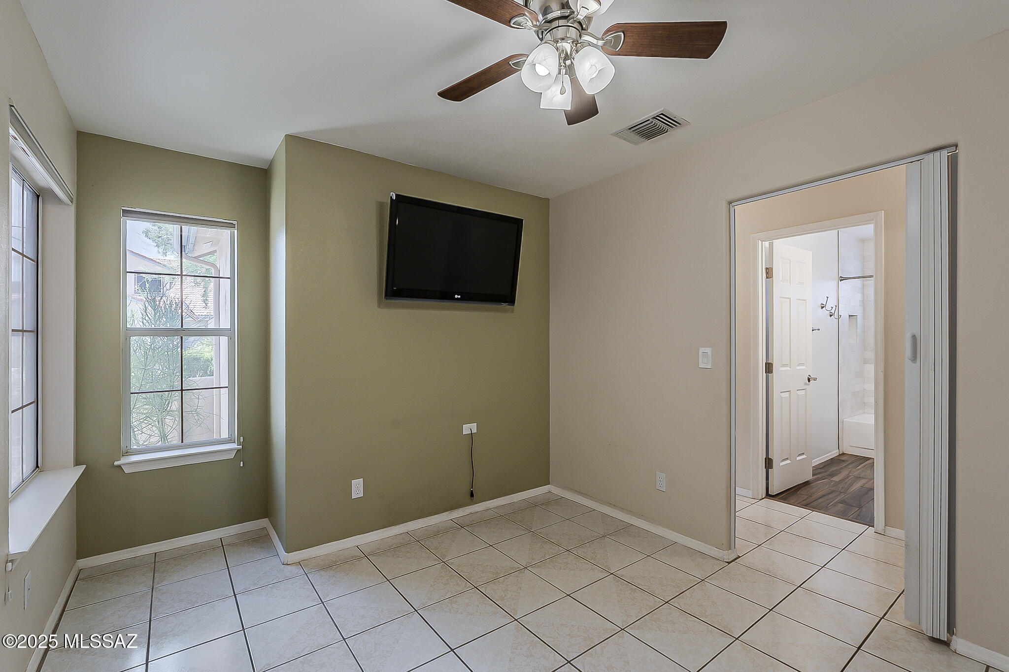 500 S Chalet Avenue