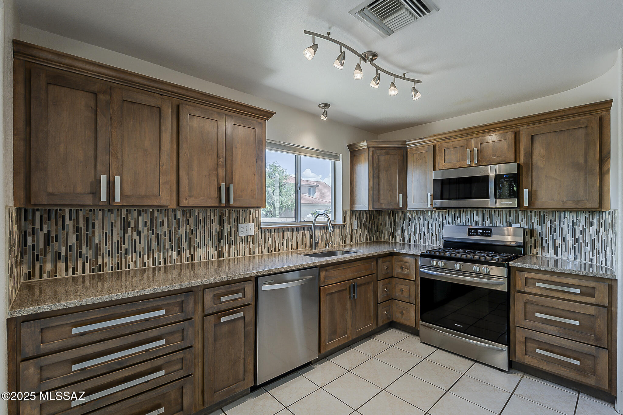 500 S Chalet Avenue