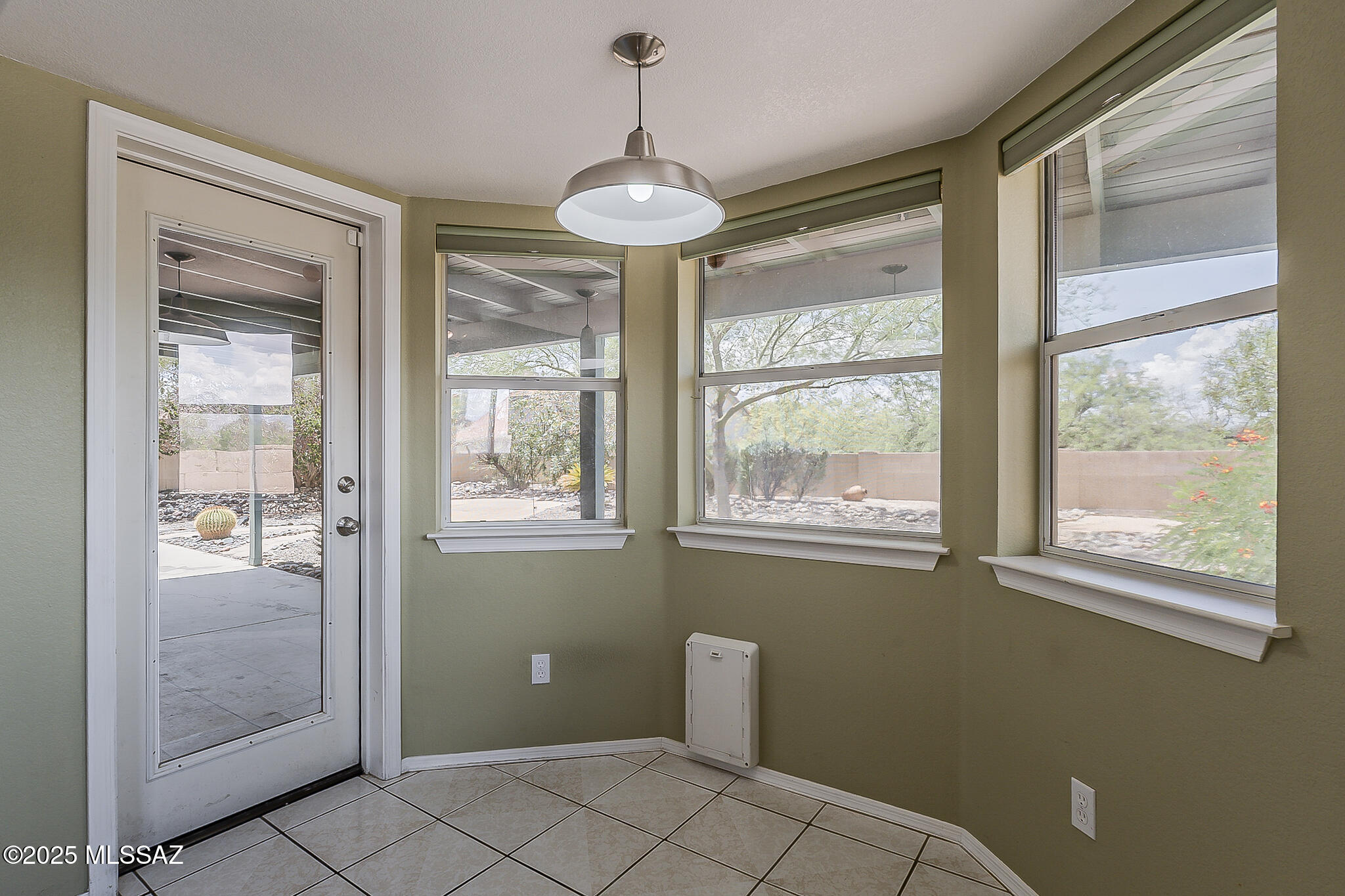 500 S Chalet Avenue