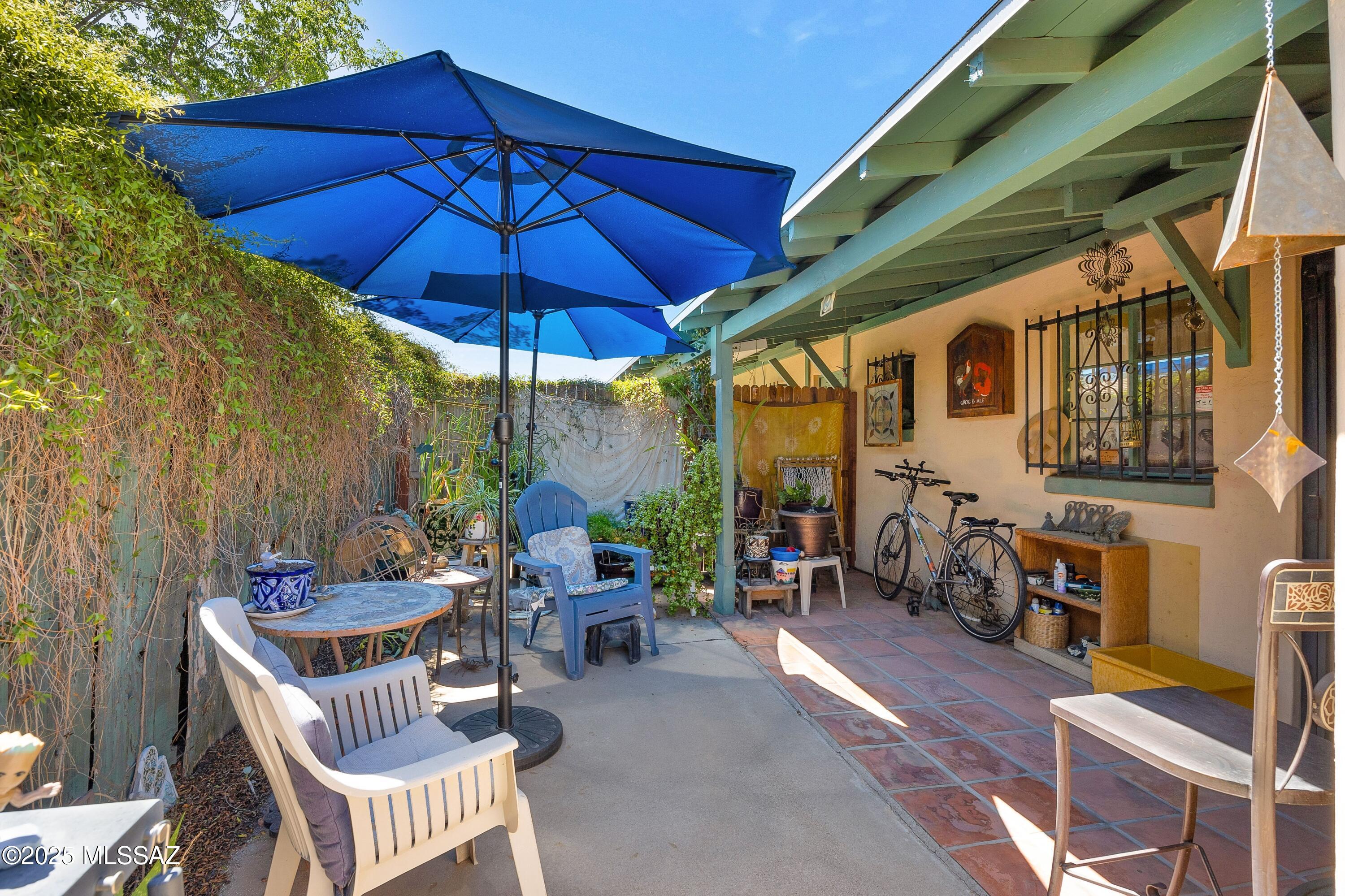 2502 N Fremont Avenue