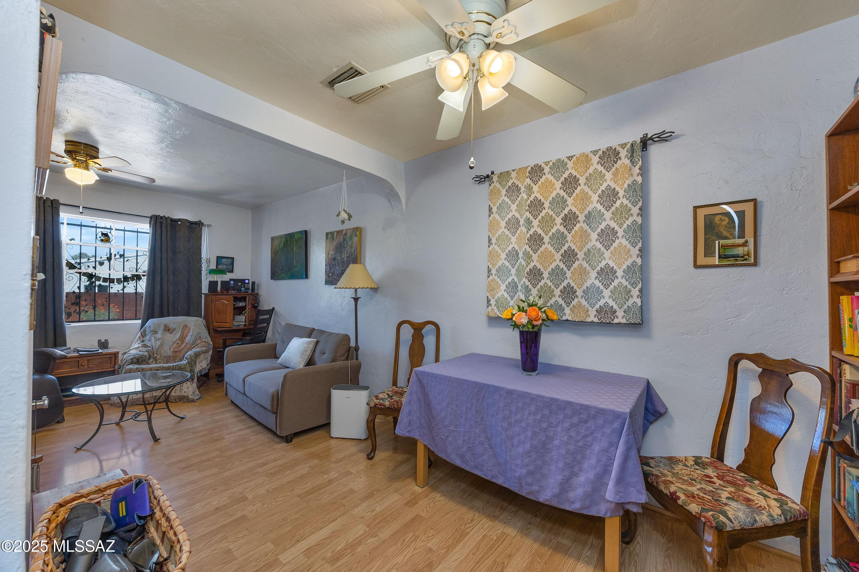 2502 N Fremont Avenue