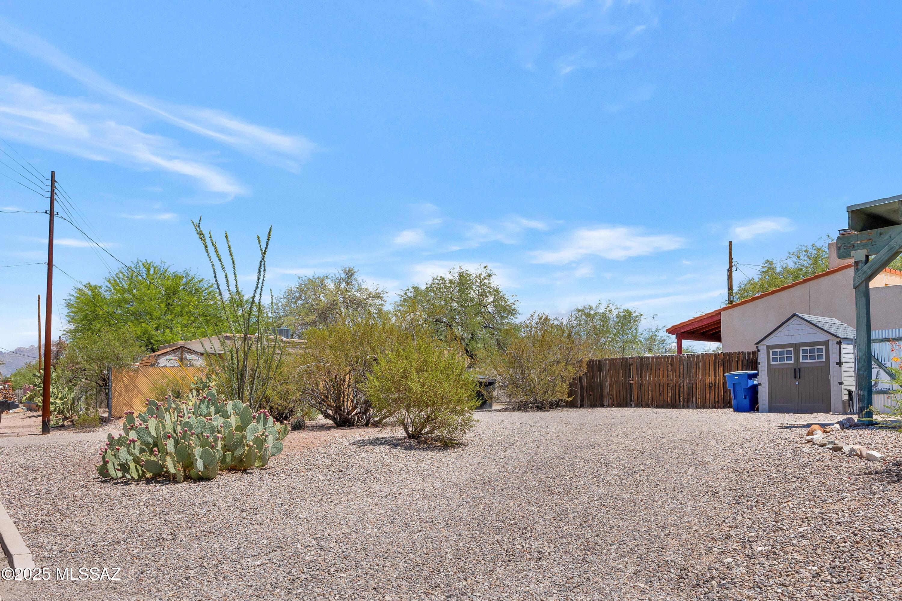 2502 N Fremont Avenue