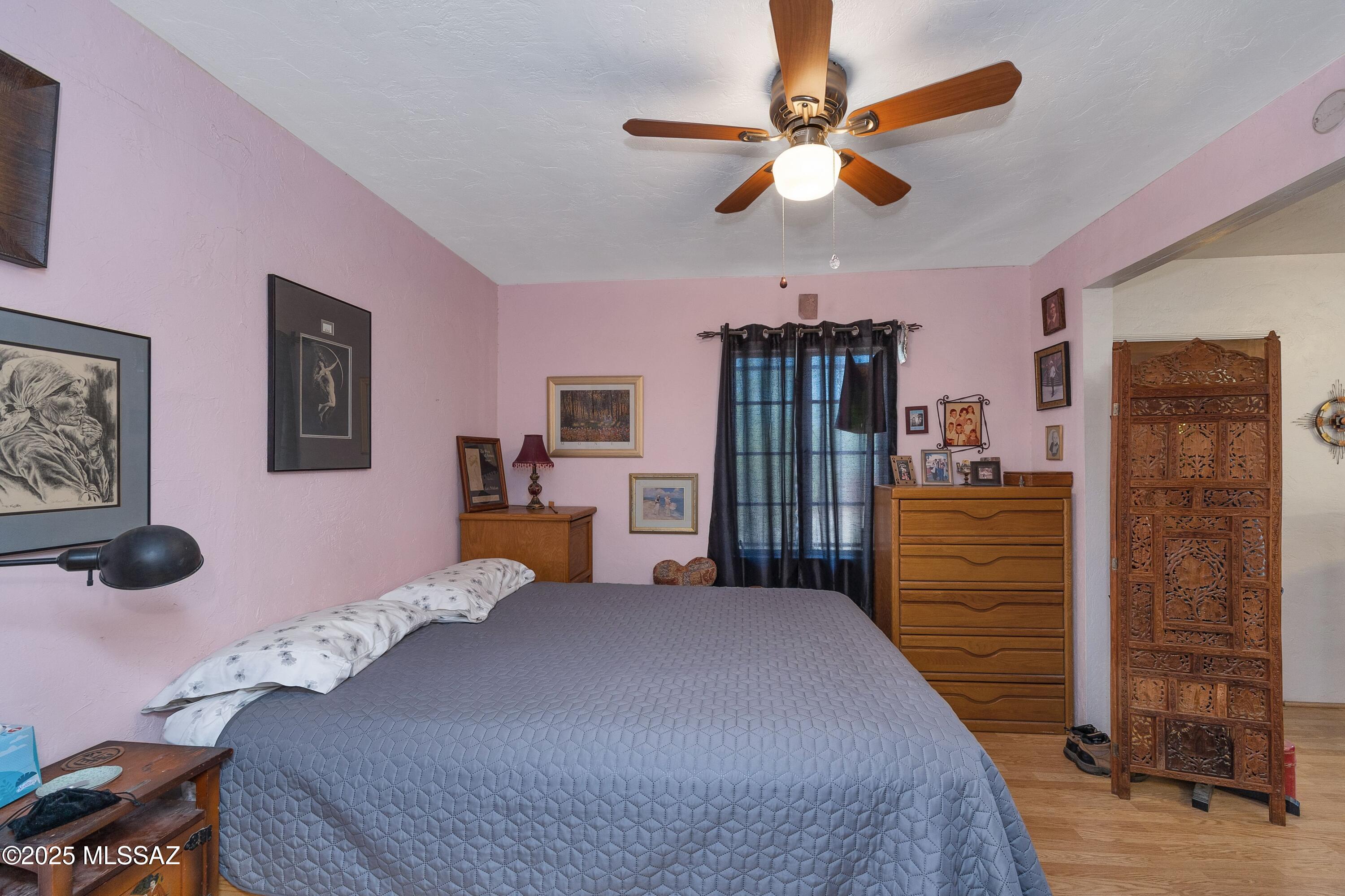 2502 N Fremont Avenue