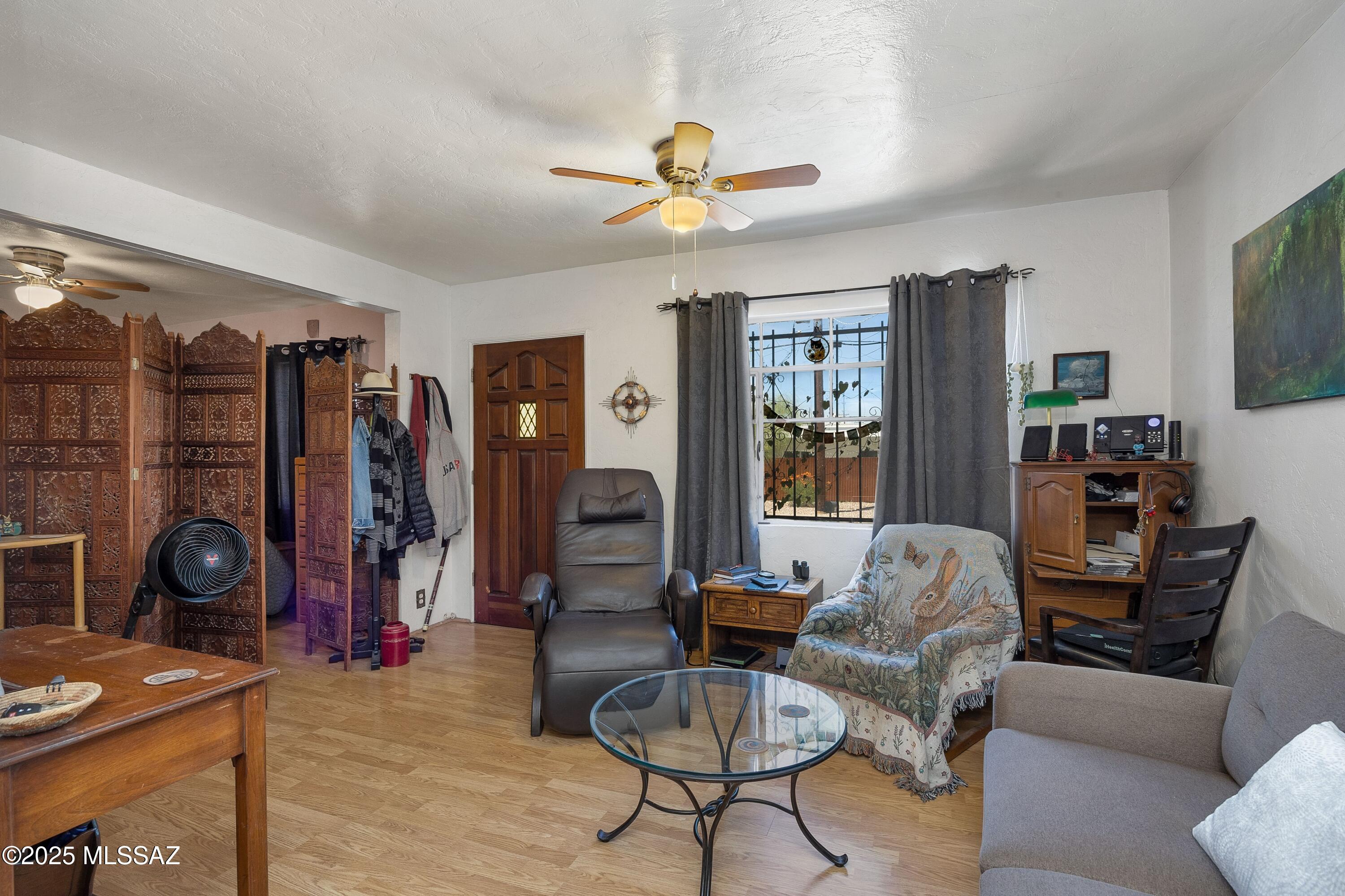 2502 N Fremont Avenue