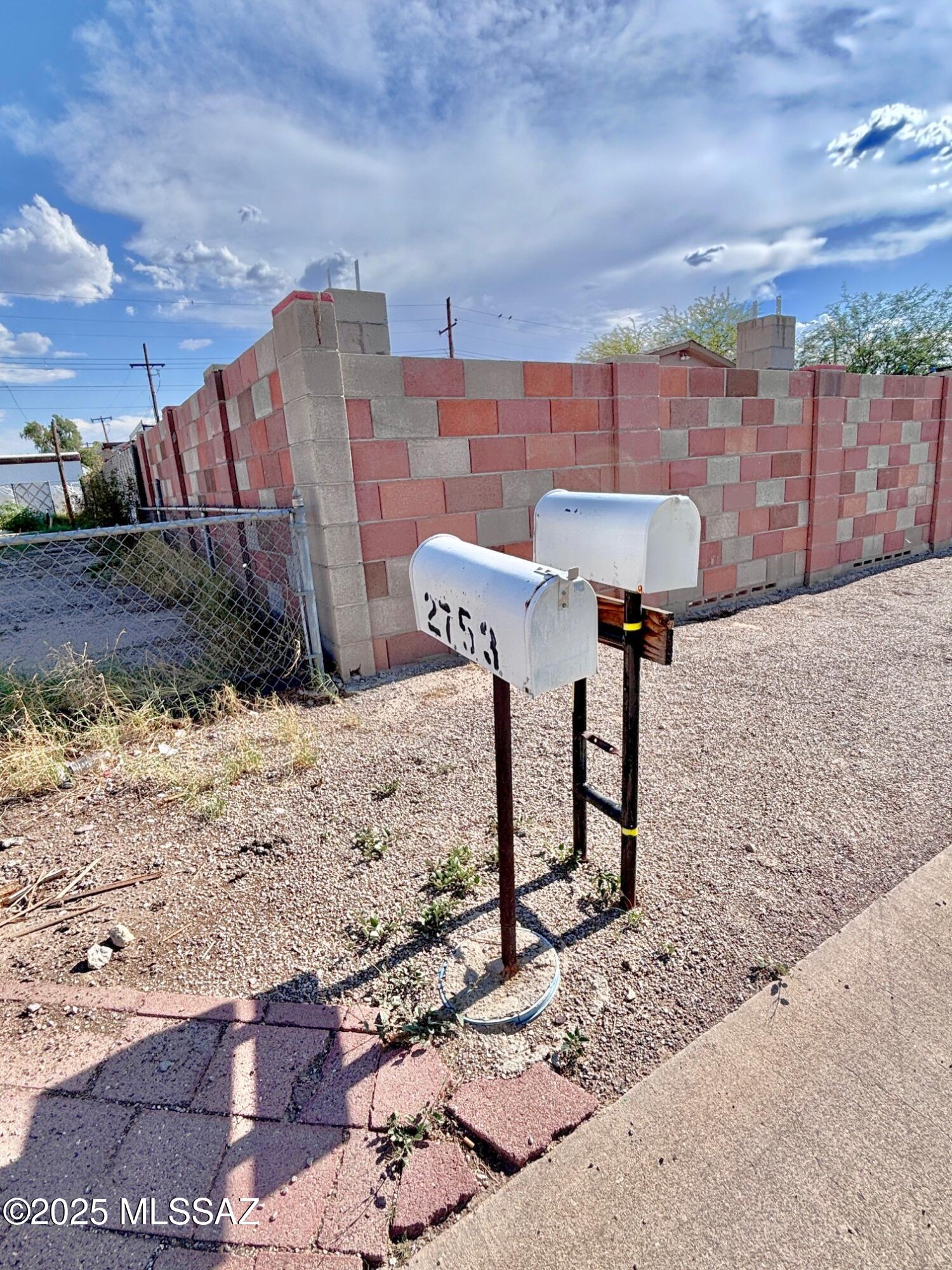 2753 W Palmyra Street Unit: 53