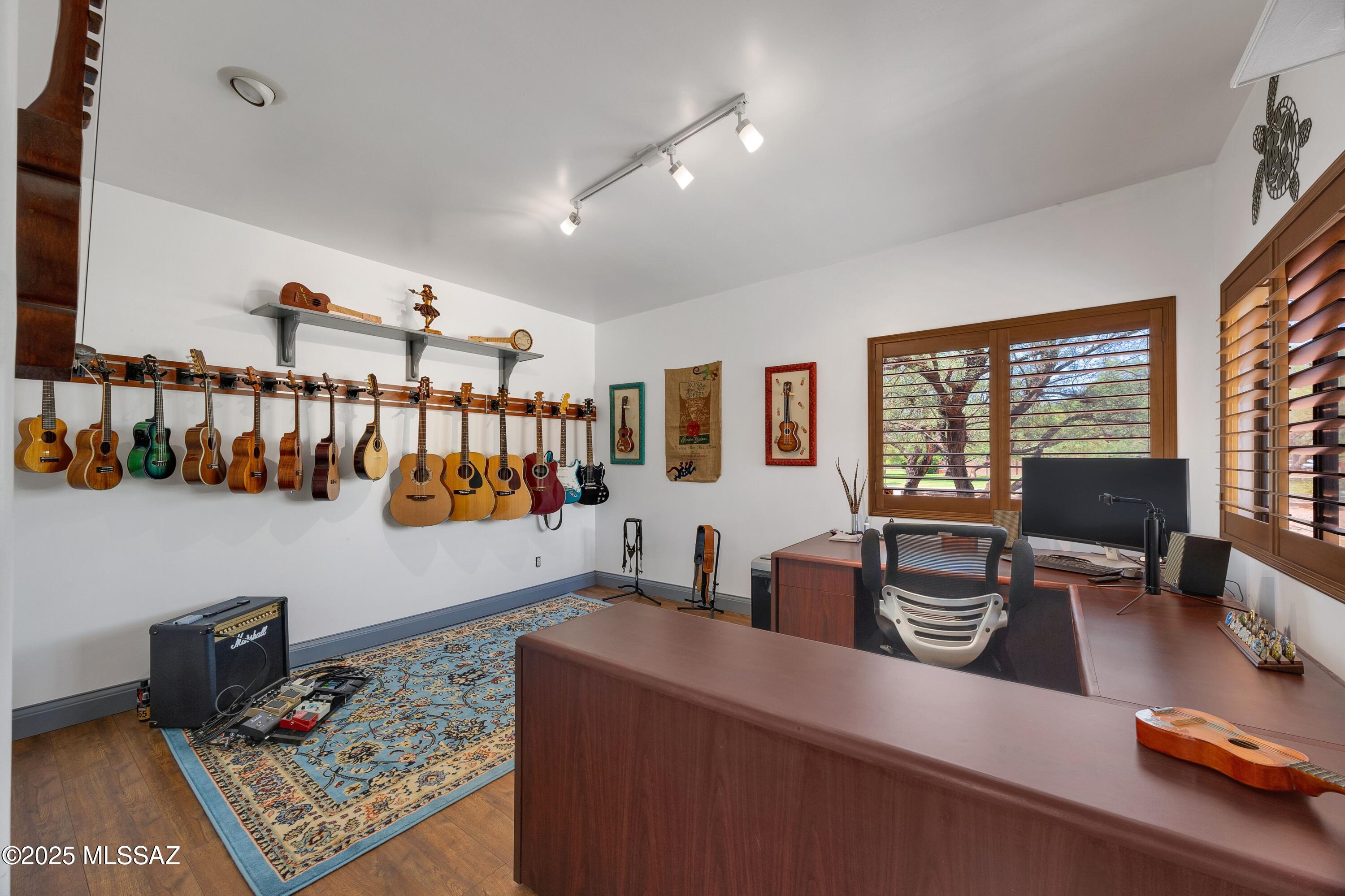 12017 E Claim Jumper Square