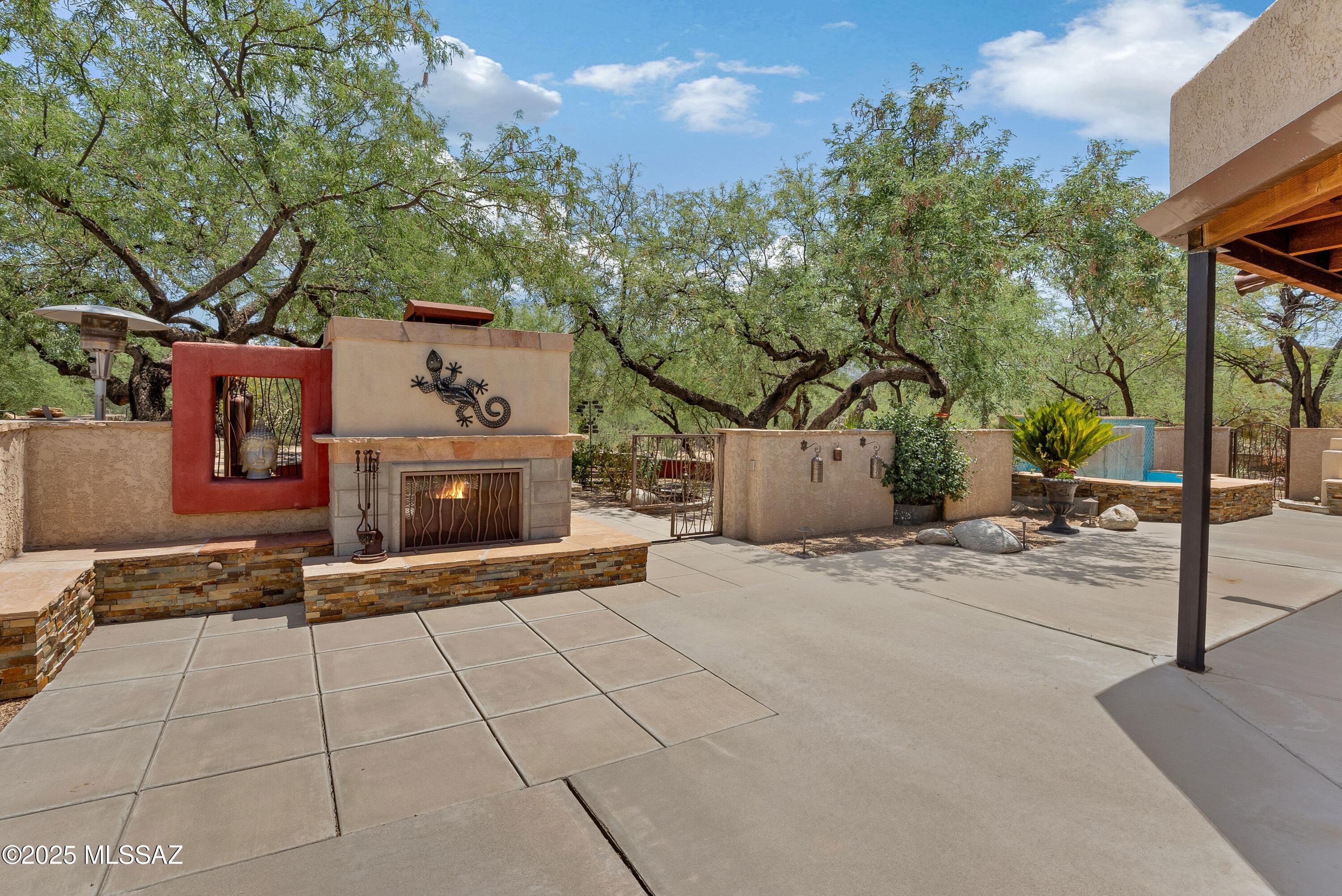 12017 E Claim Jumper Square