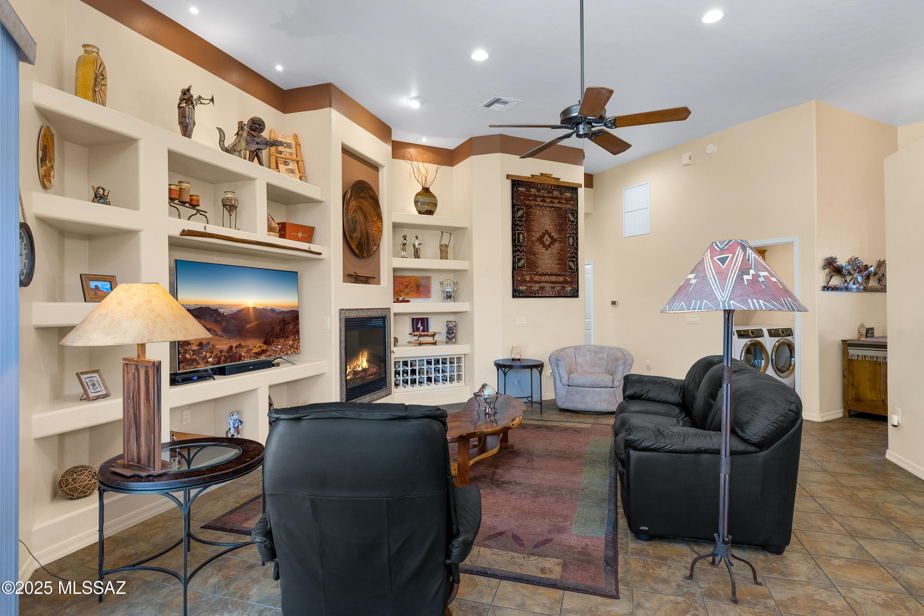 2466 N Wrens Nest Place