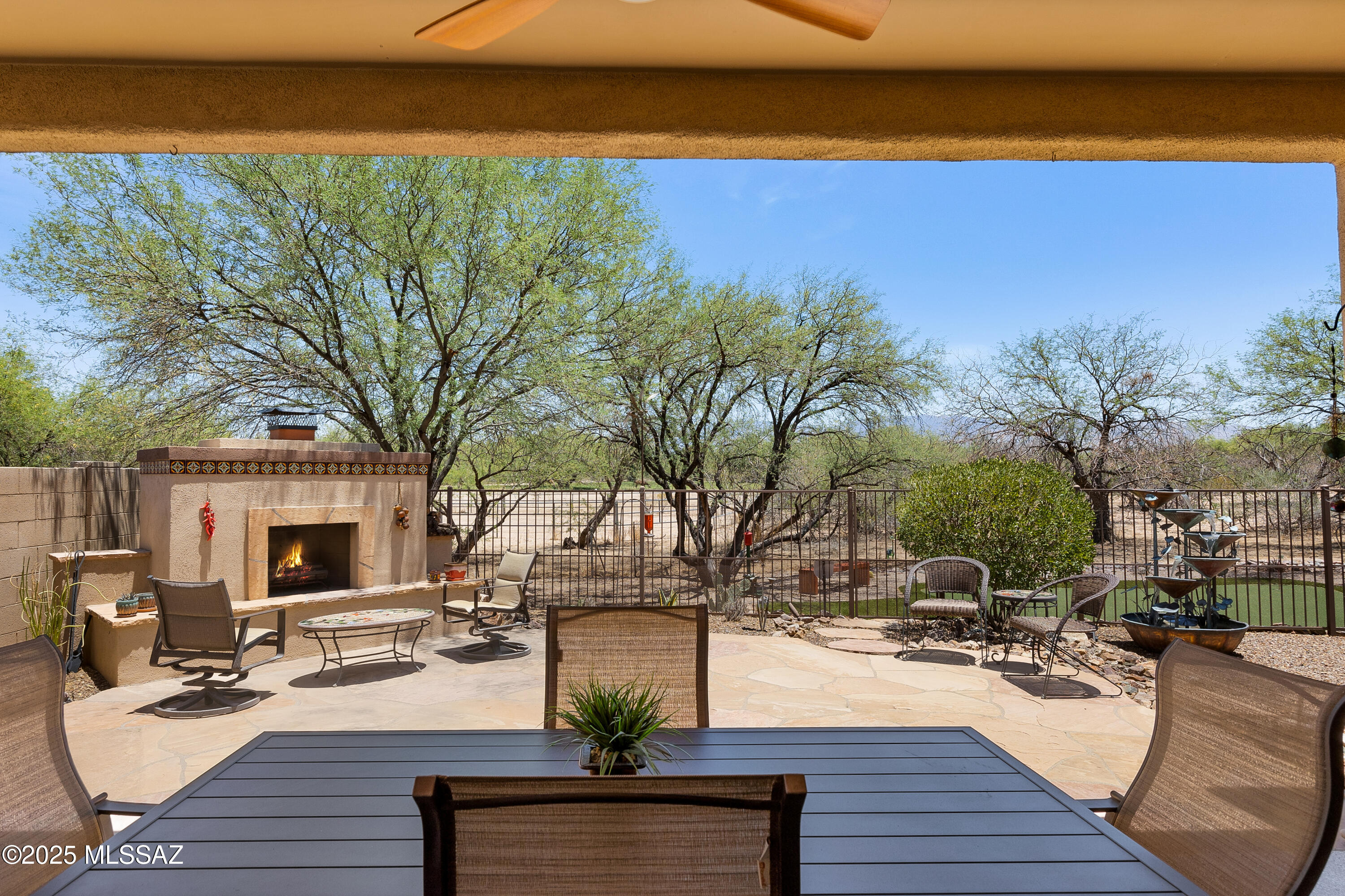 2466 N Wrens Nest Place