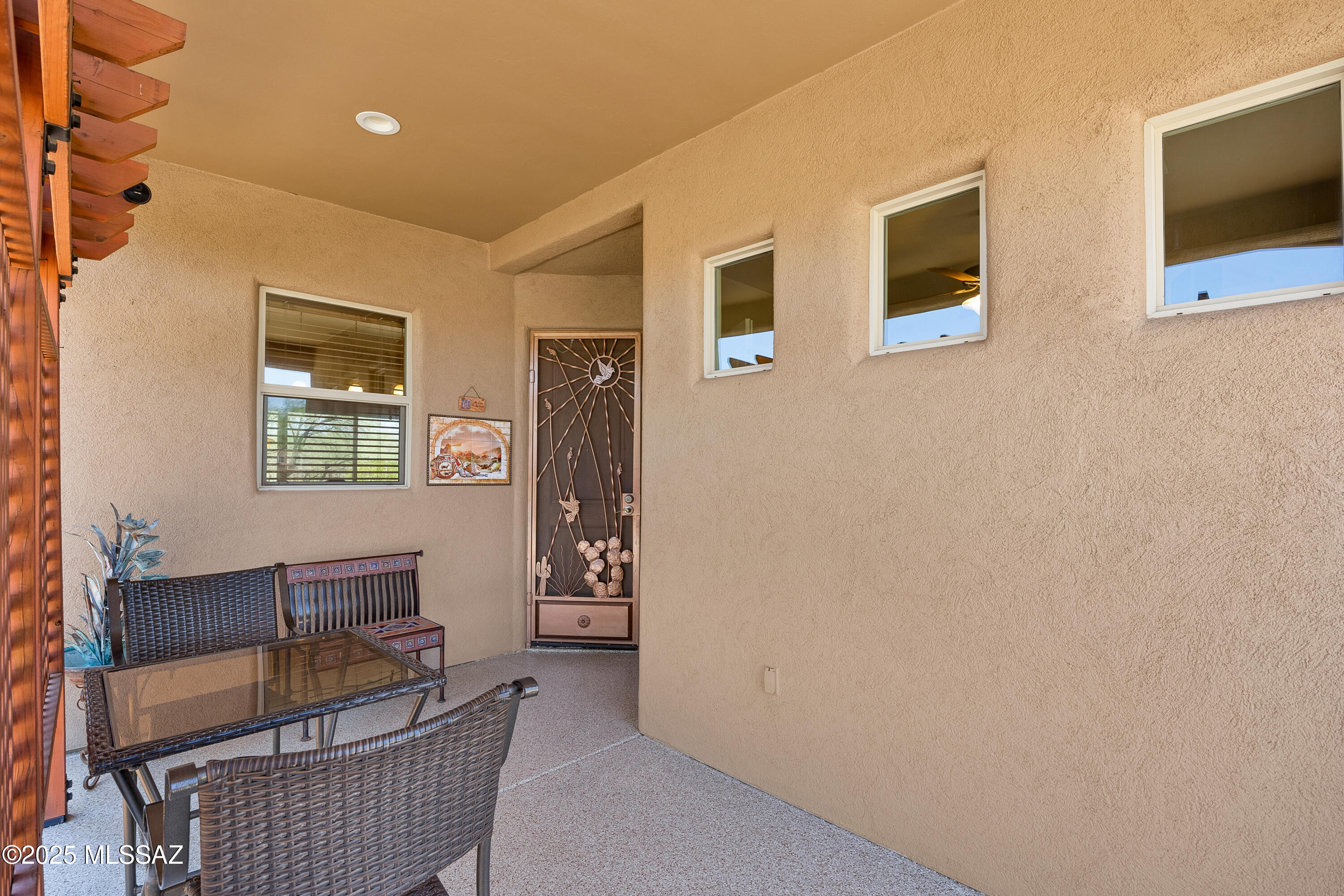 2466 N Wrens Nest Place