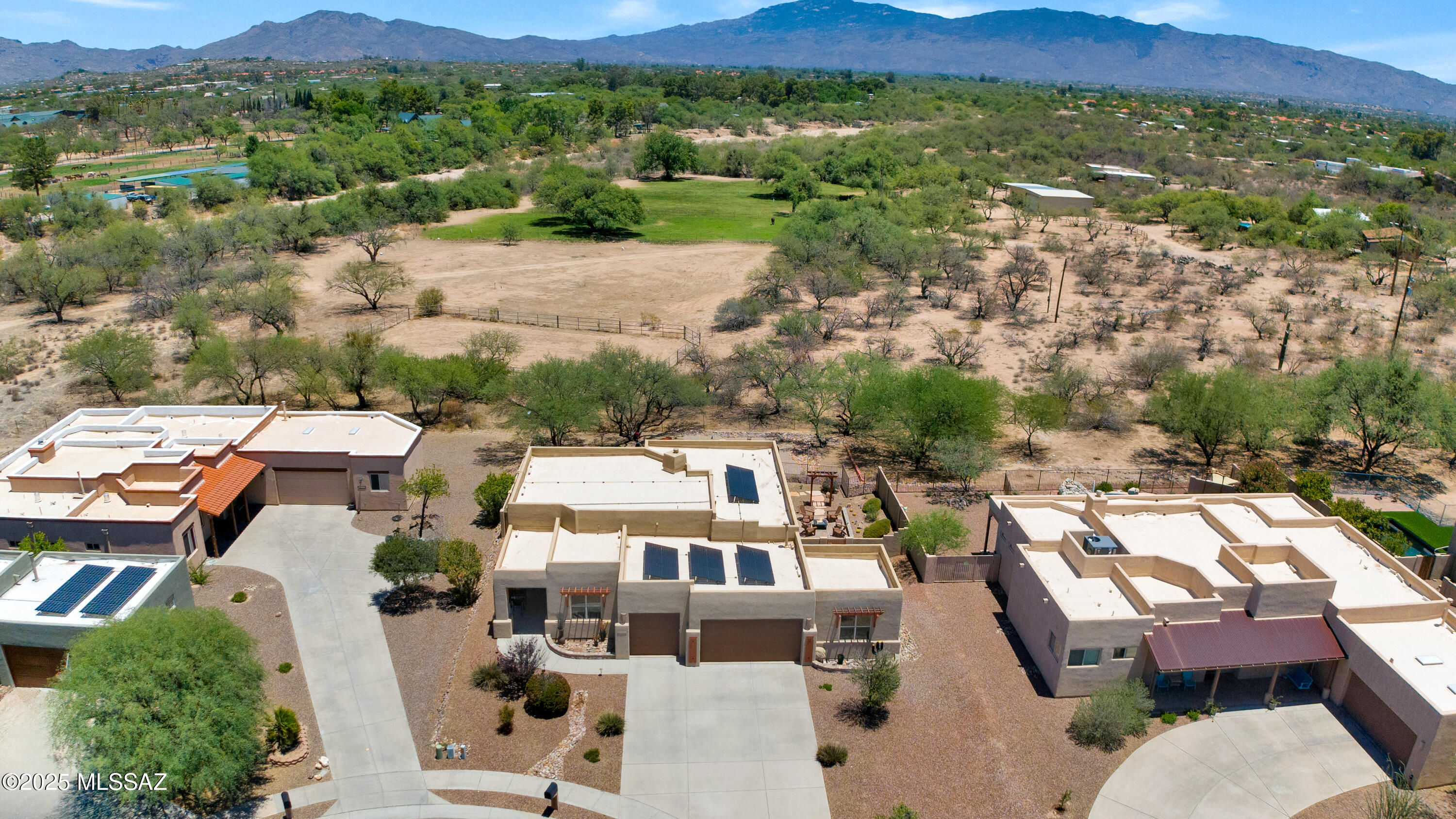 2466 N Wrens Nest Place