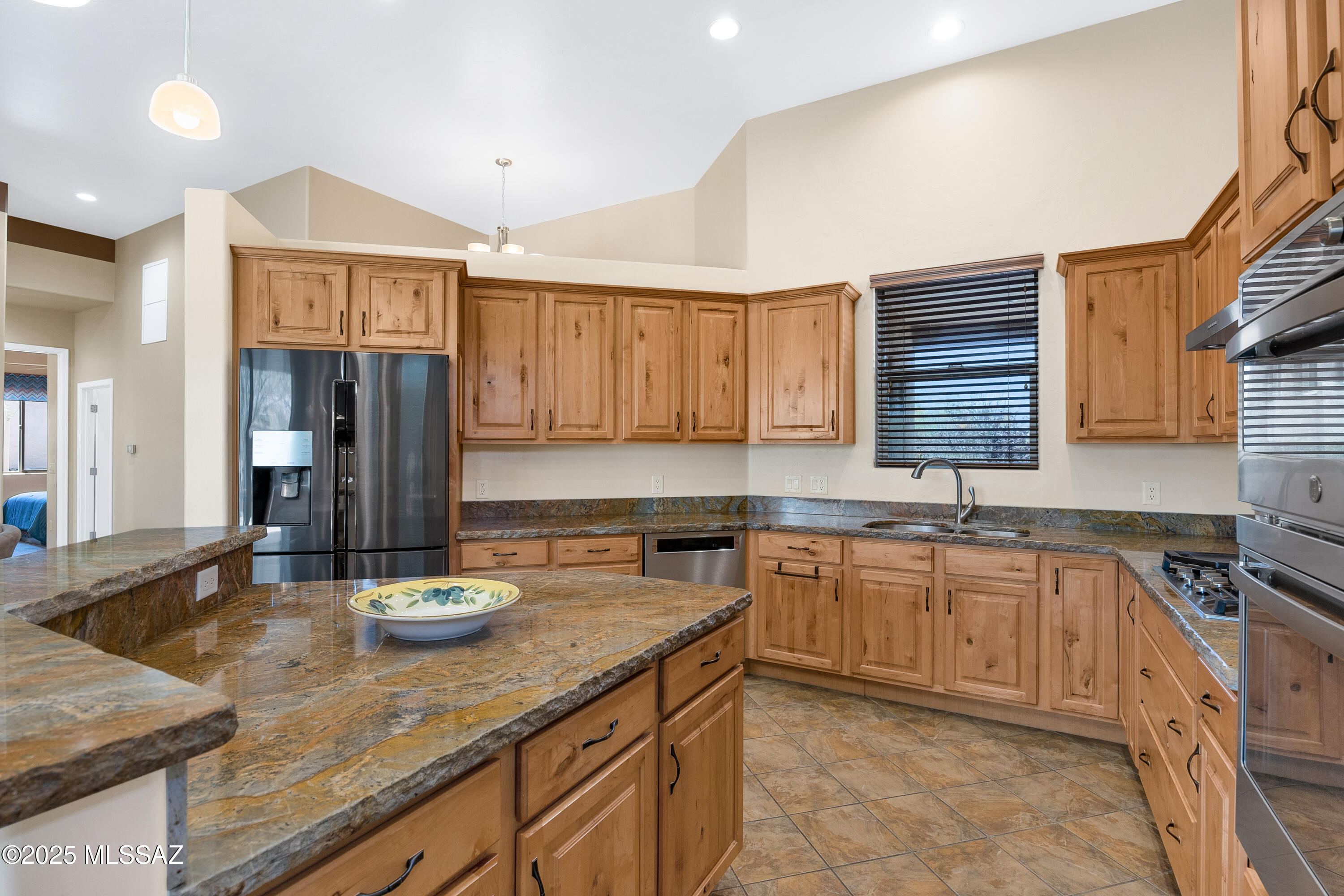 2466 N Wrens Nest Place