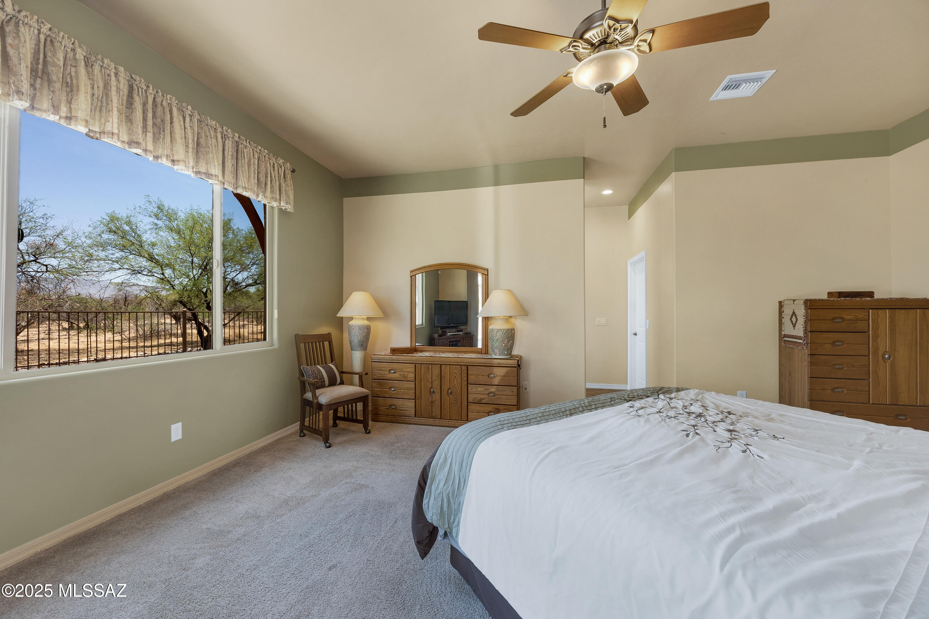 2466 N Wrens Nest Place