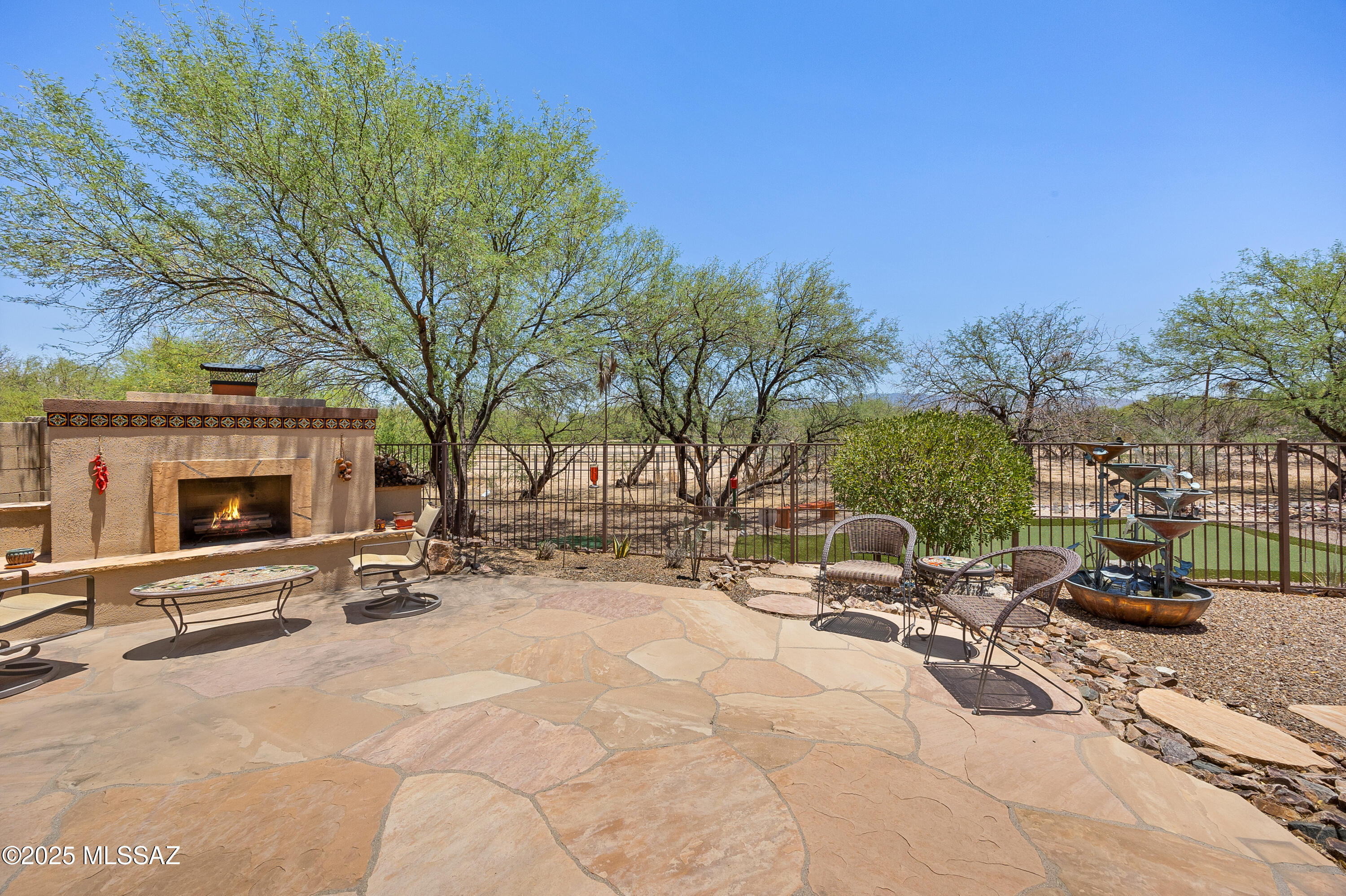 2466 N Wrens Nest Place