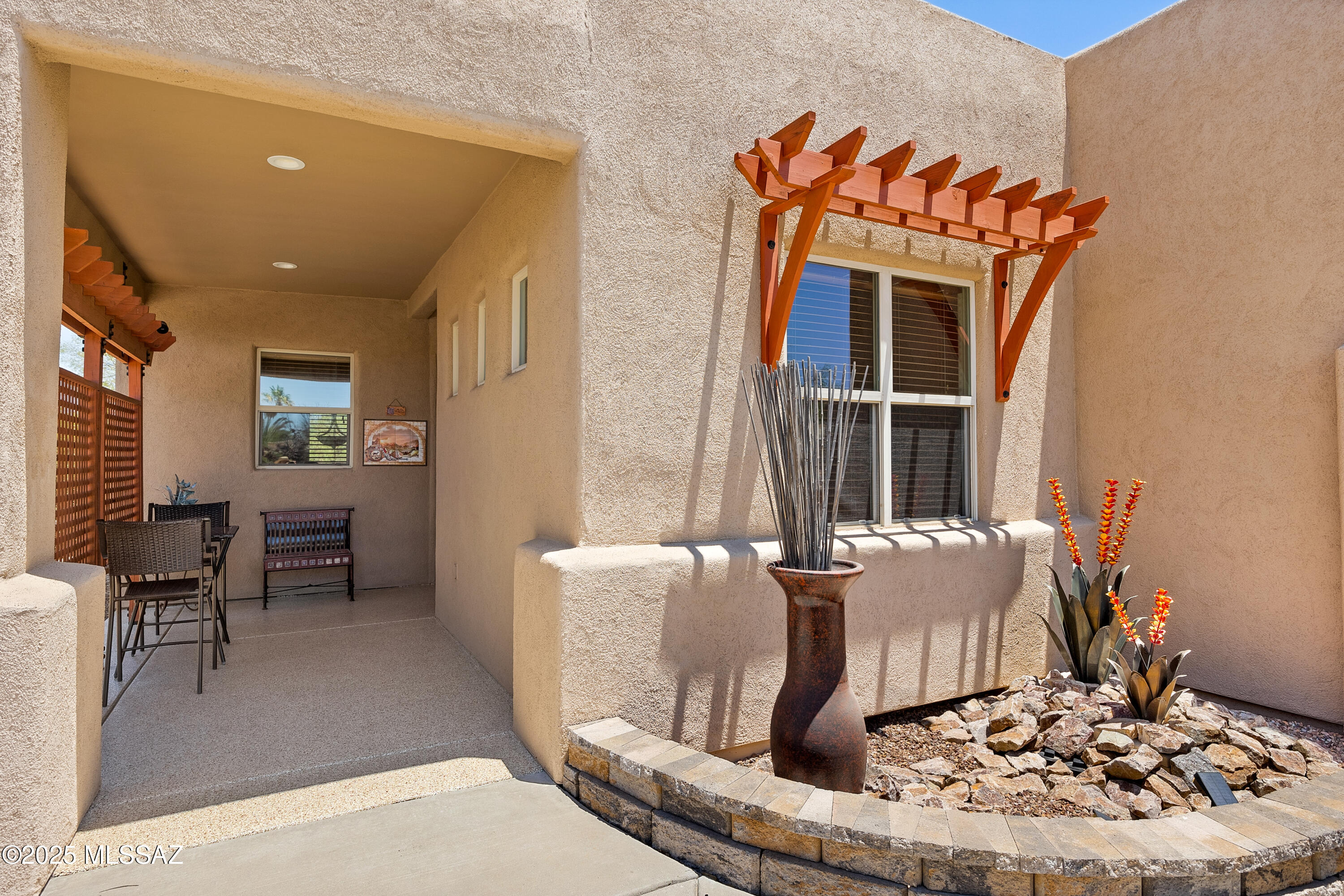 2466 N Wrens Nest Place