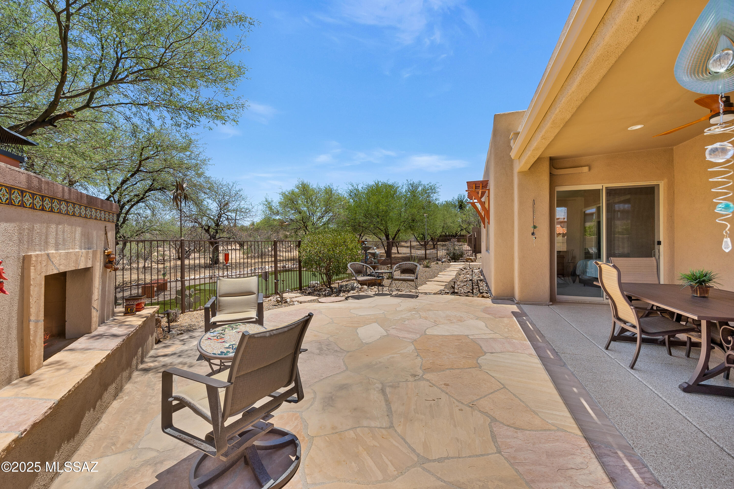 2466 N Wrens Nest Place