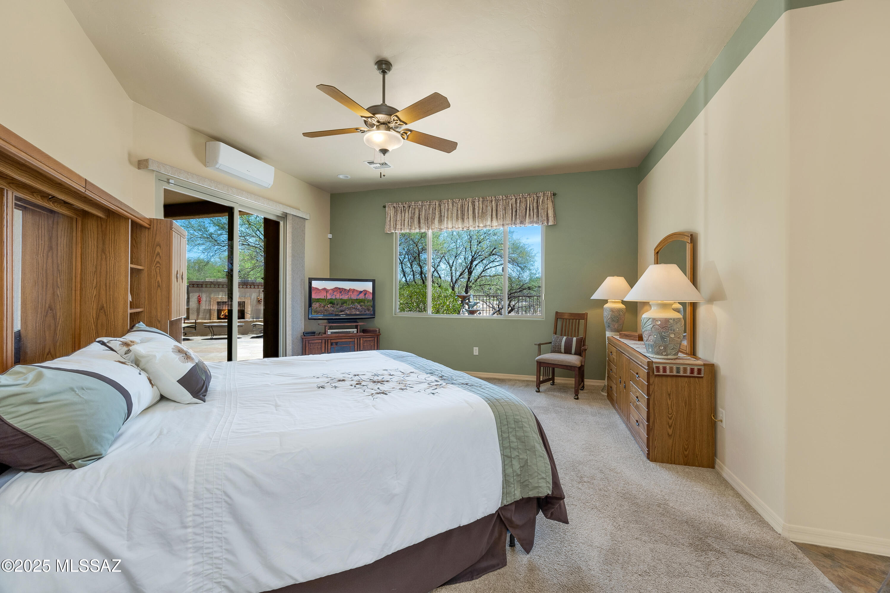 2466 N Wrens Nest Place