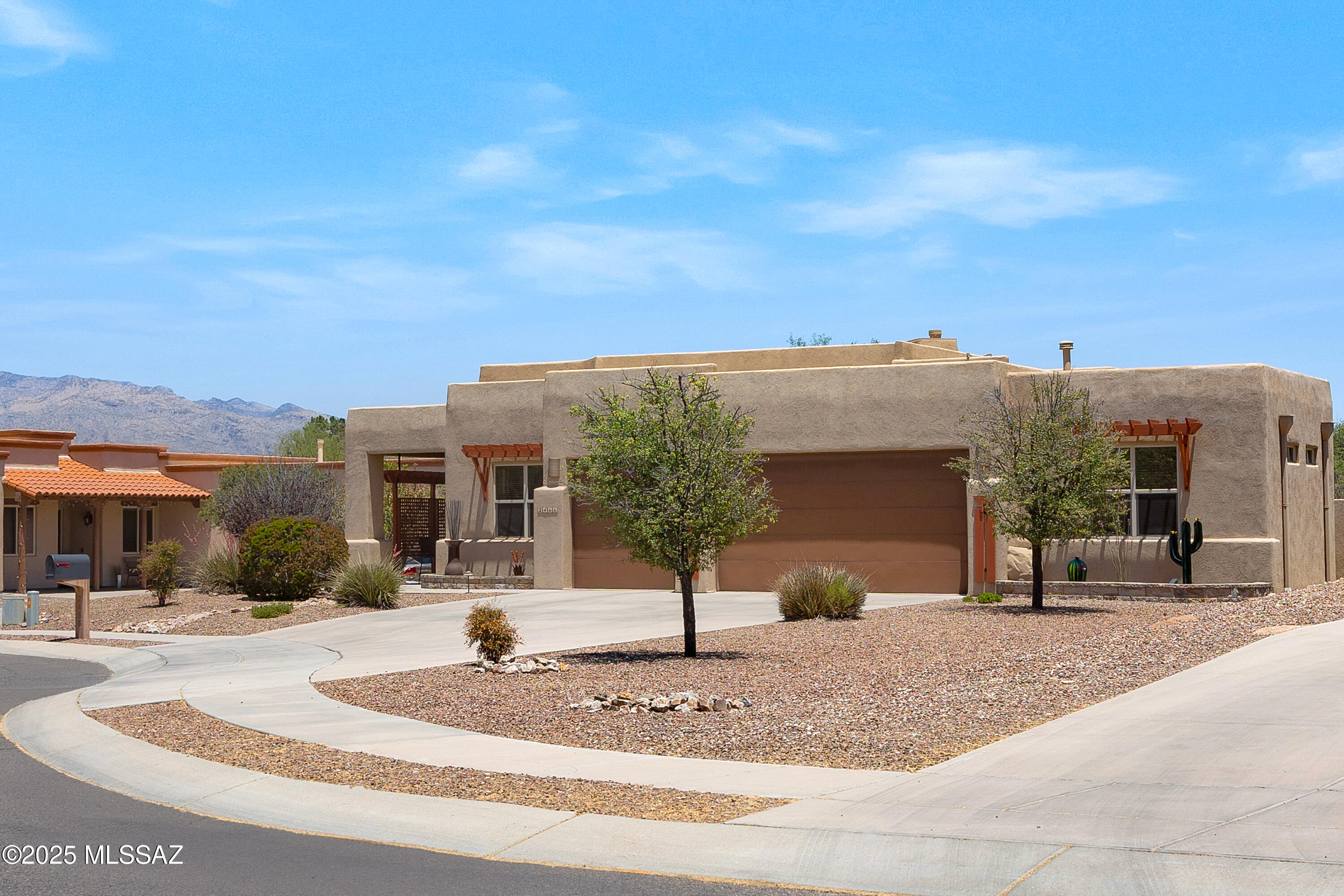 2466 N Wrens Nest Place